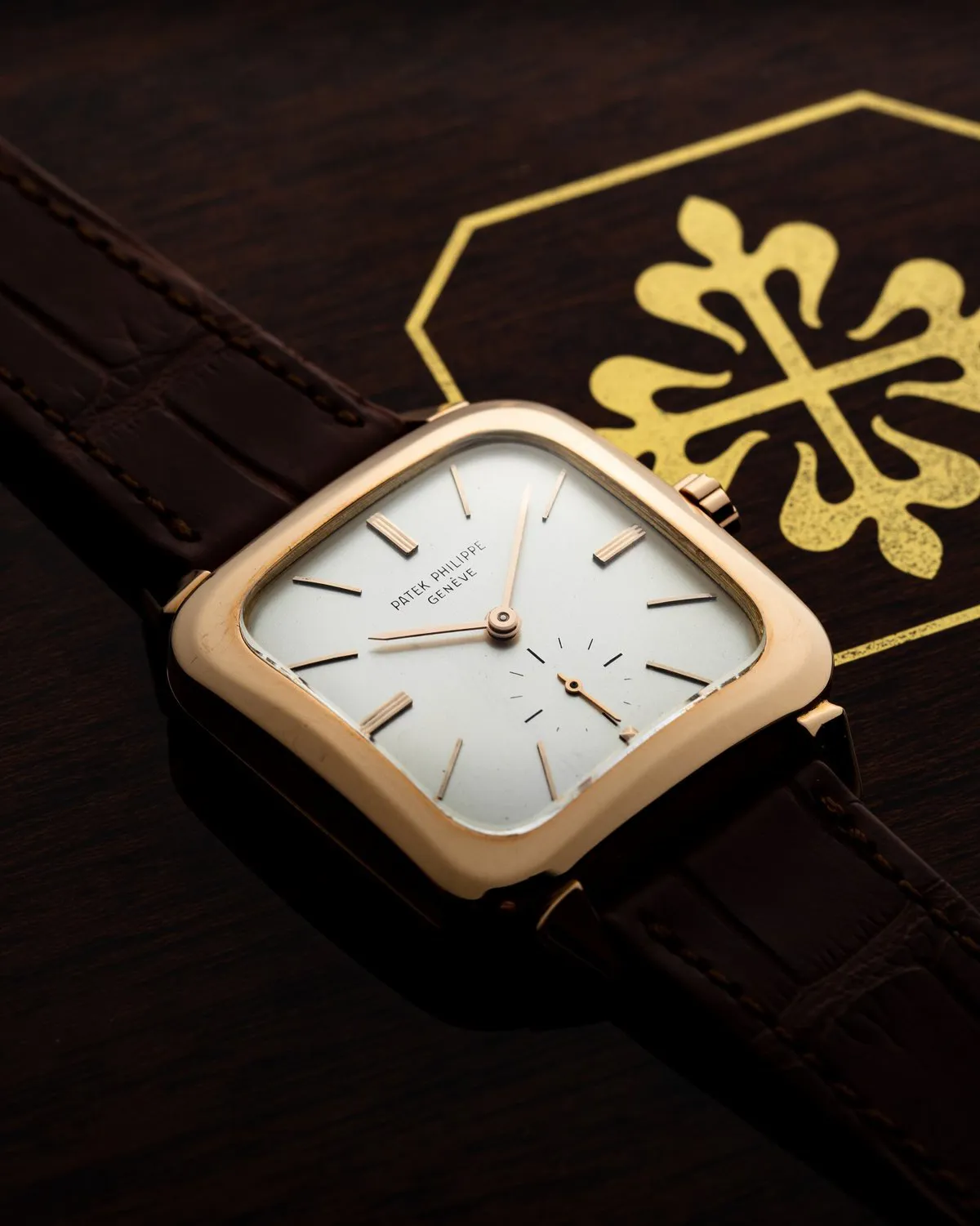 Patek Philippe Calatrava 2540 31.5mm Rose gold