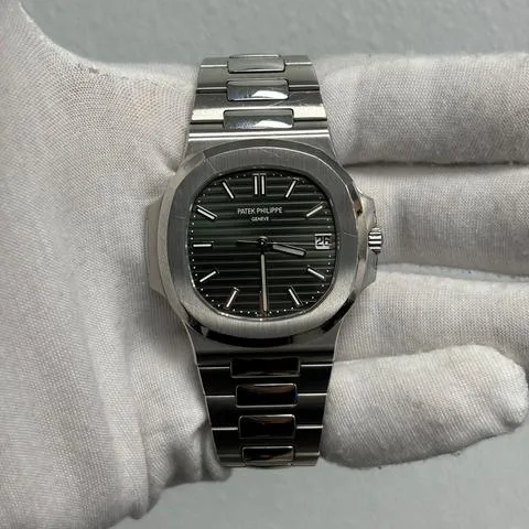 Patek Philippe Nautilus 5711/1A-014 40mm Stainless steel Green 1