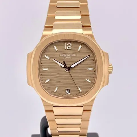 Patek Philippe Nautilus 7118/1R-010 35mm Rose gold Brown