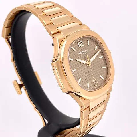 Patek Philippe Nautilus 7118/1R-010 35mm Rose gold Brown 1