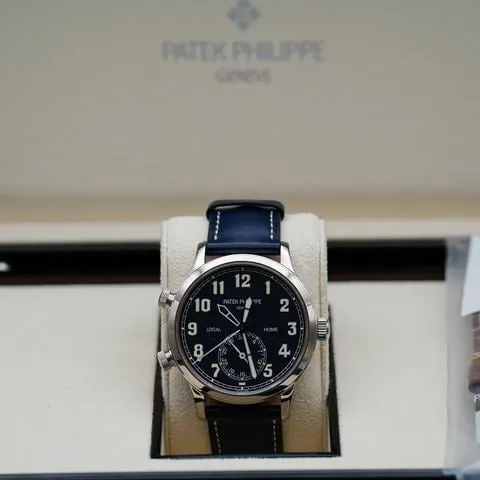 Patek Philippe Travel Time 5524G-001 42mm White gold Blue