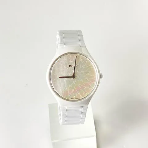 Rado True Thinline R27118902 White ceramic White