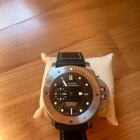 Panerai Submersible PAM 00305 47mm Titanium Black 5