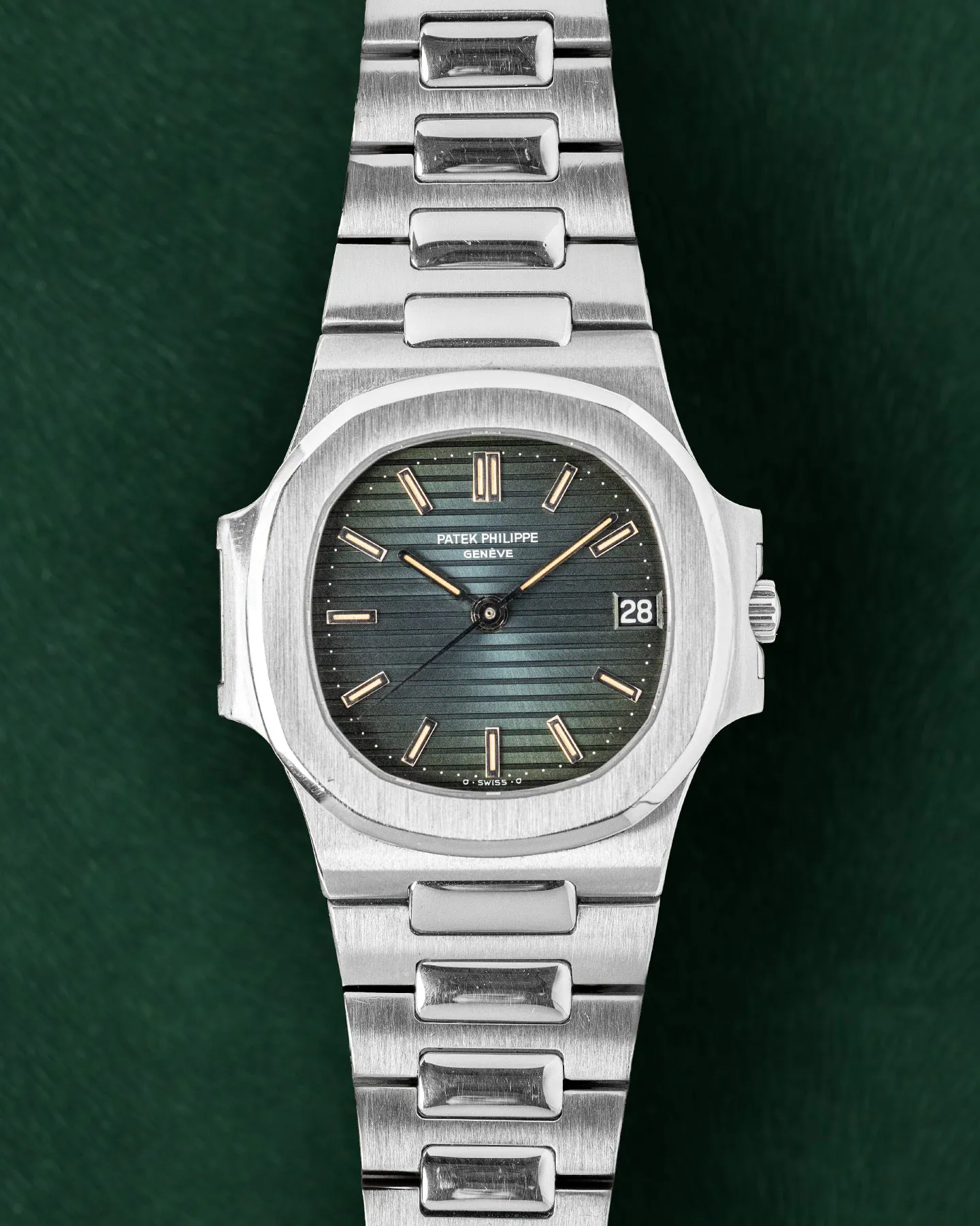 Patek Philippe Nautilus 3800/1A 37.5mm Stainless steel Blue