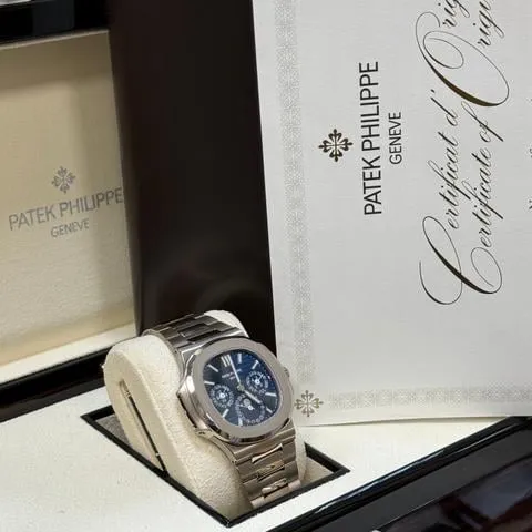 Patek Philippe Nautilus 5740/1G-001 40mm White gold Blue