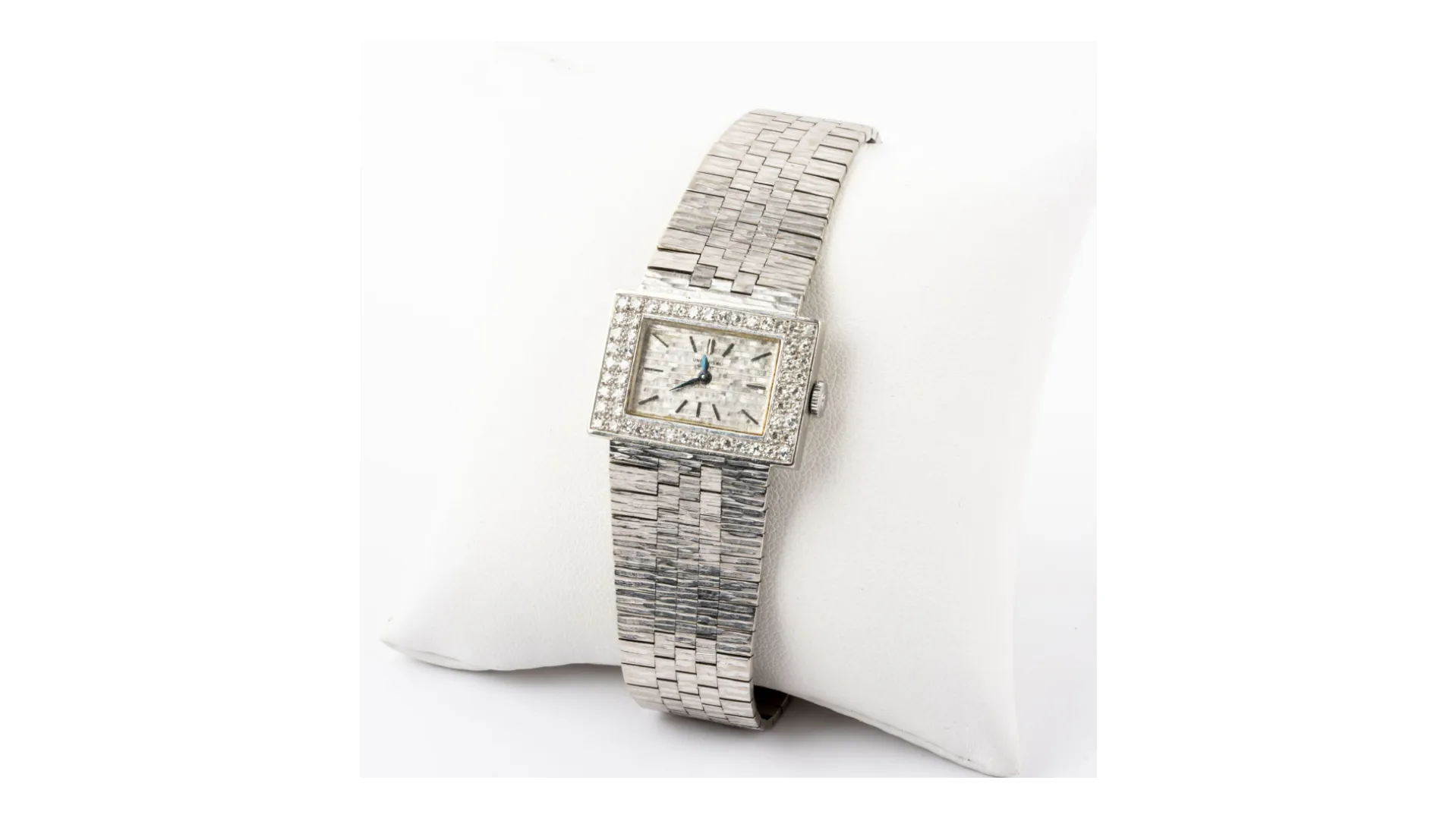 Universal Genève 26mm White gold and Diamond