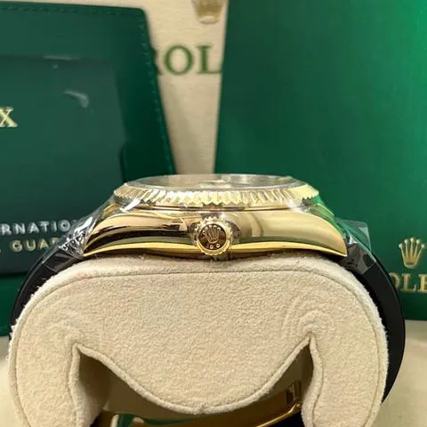 Rolex Sky-Dweller 326238 42mm Yellow gold Champagne 2