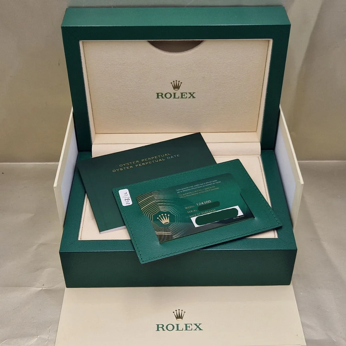 Rolex Oyster Perpetual 41 124300 41mm ACCIAIO NERO 2