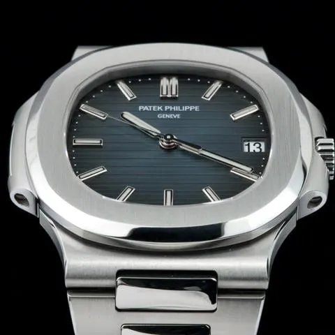 Patek Philippe Nautilus 5711 40mm Stainless steel Blue 8