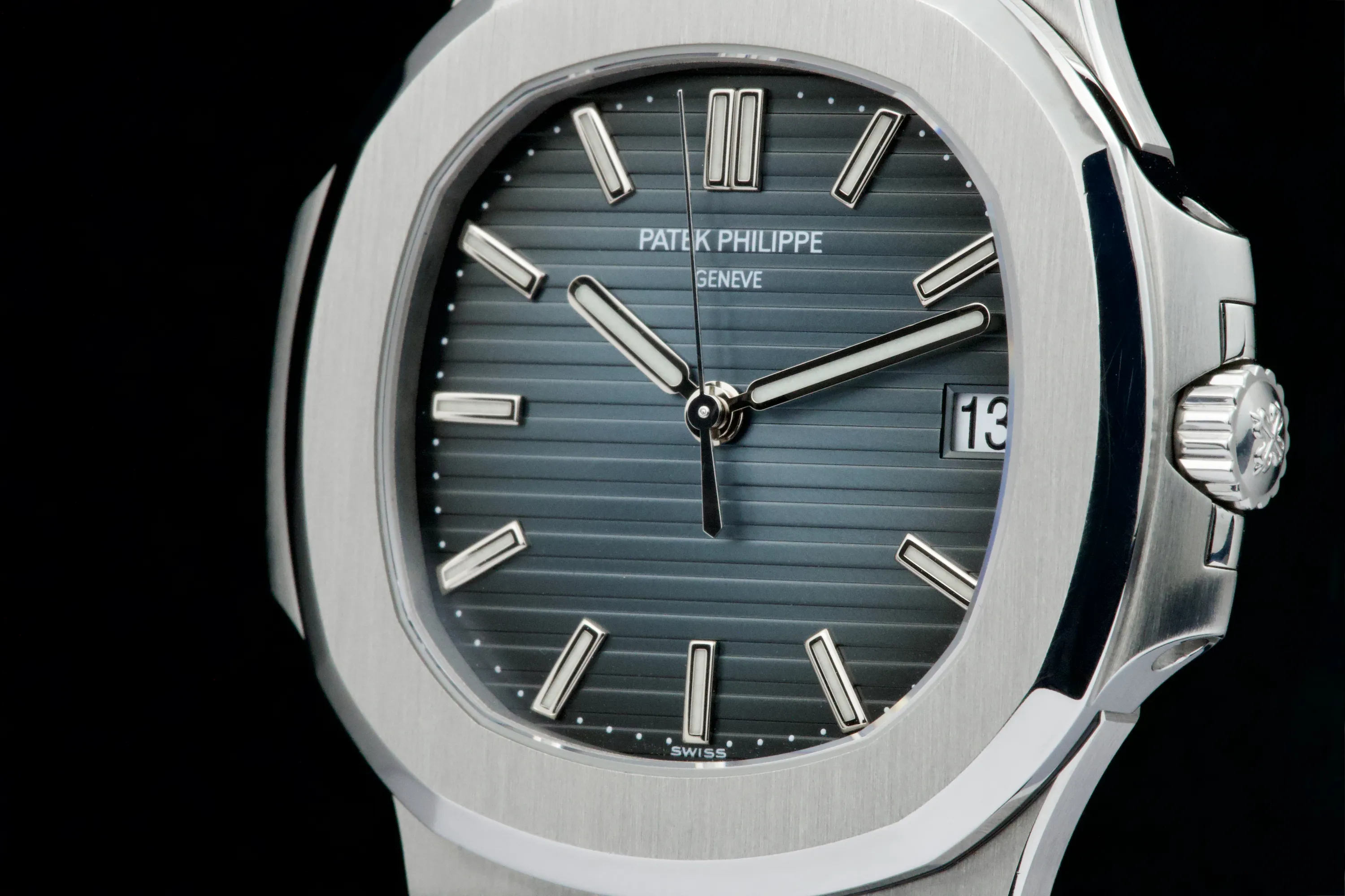 Patek Philippe Nautilus 5711 40mm Stainless steel Blue 2