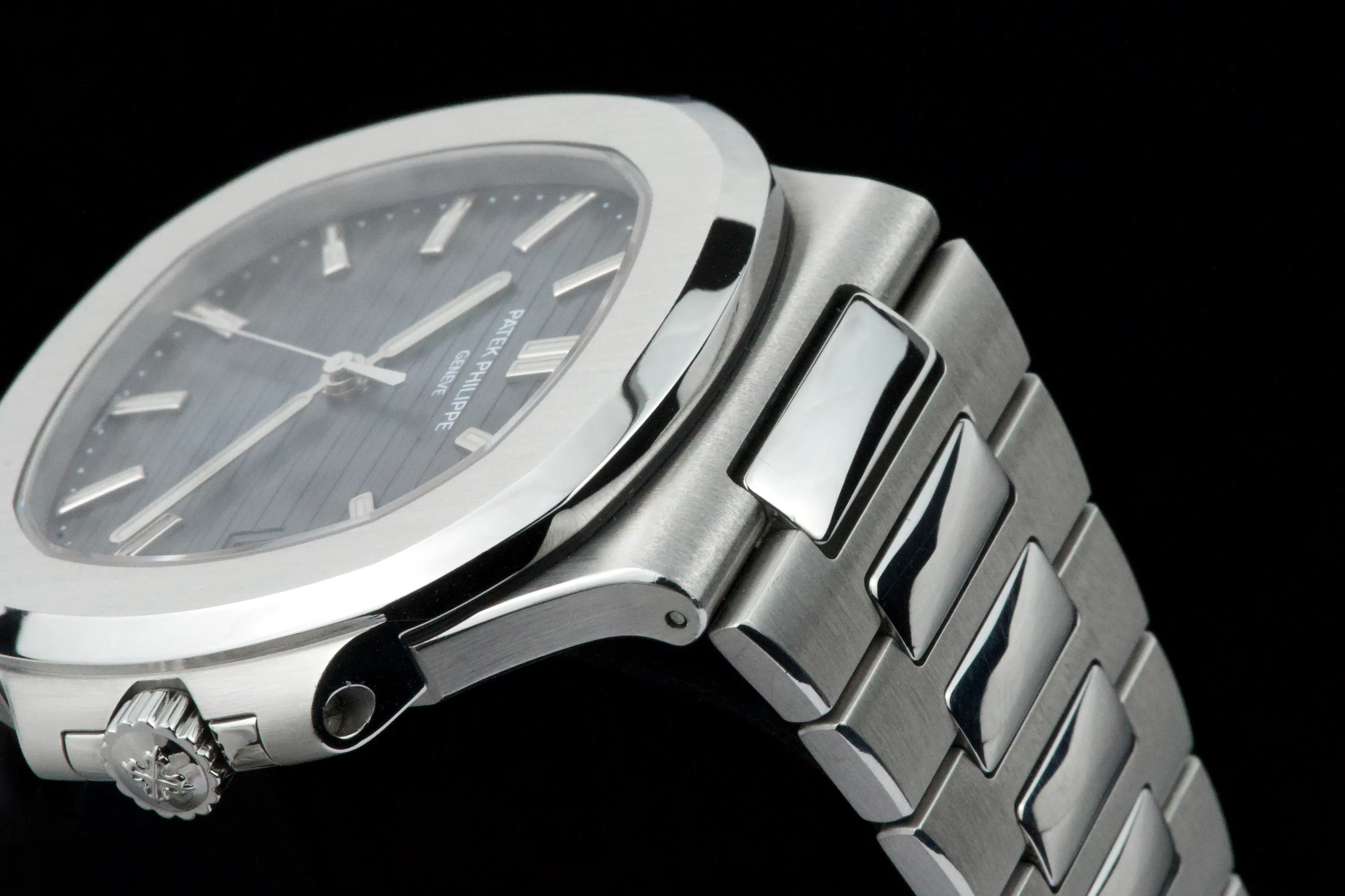 Patek Philippe Nautilus 5711 40mm Stainless steel Blue 9