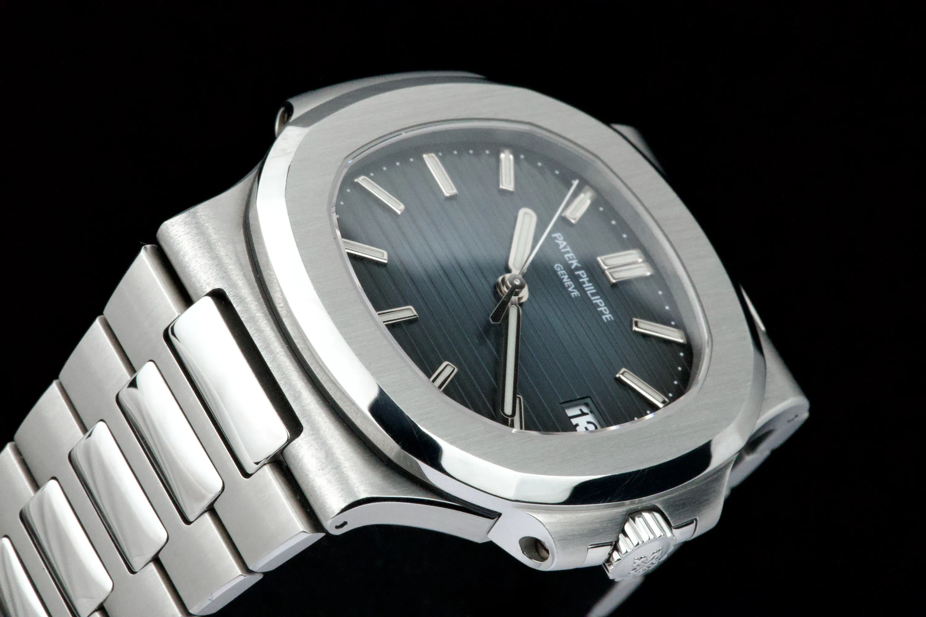 Patek Philippe Nautilus 5711 40mm Stainless steel Blue 10