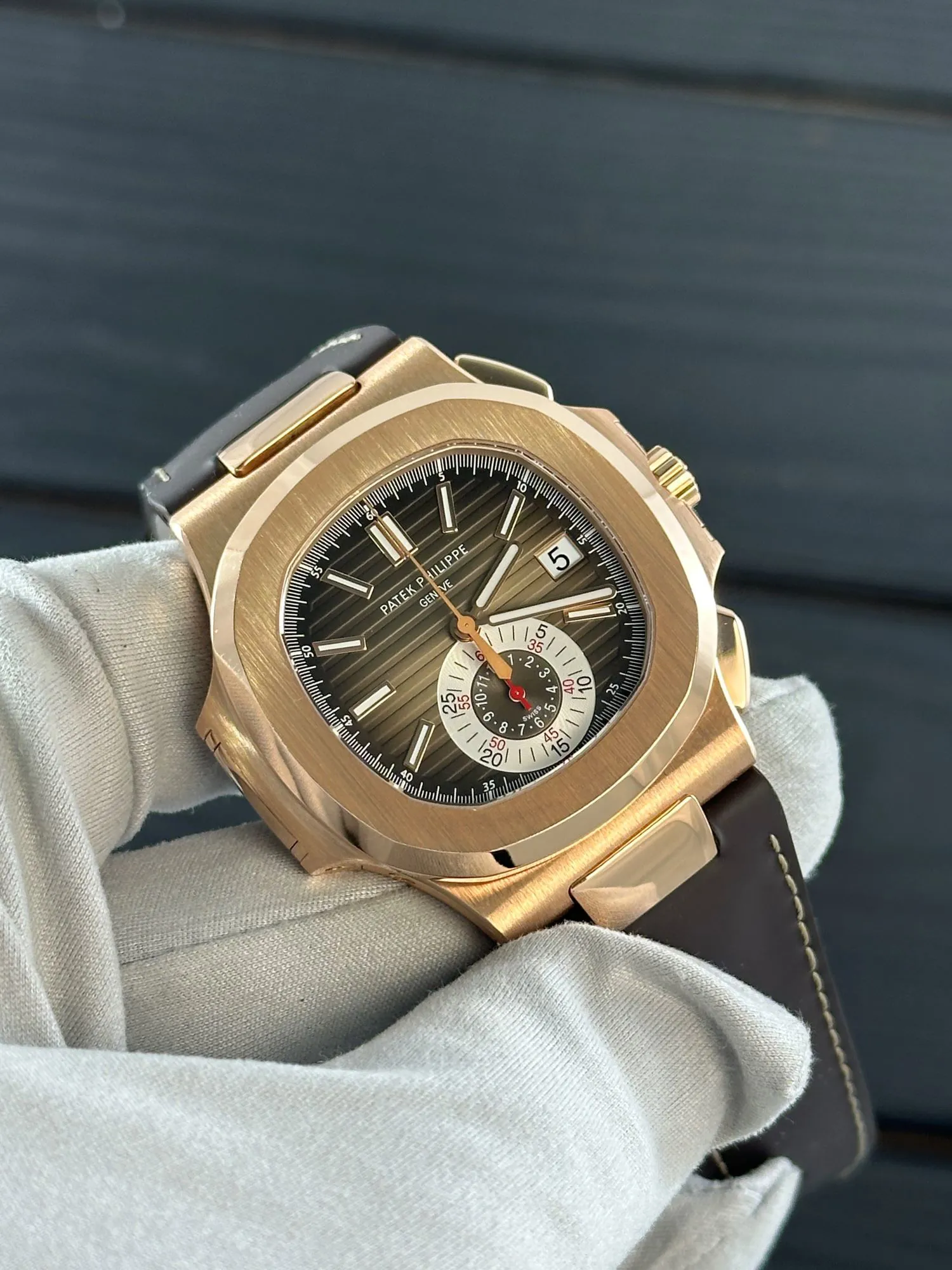 Patek Philippe Nautilus 5980R-001 40.5mm Rose gold Dark Brown 2