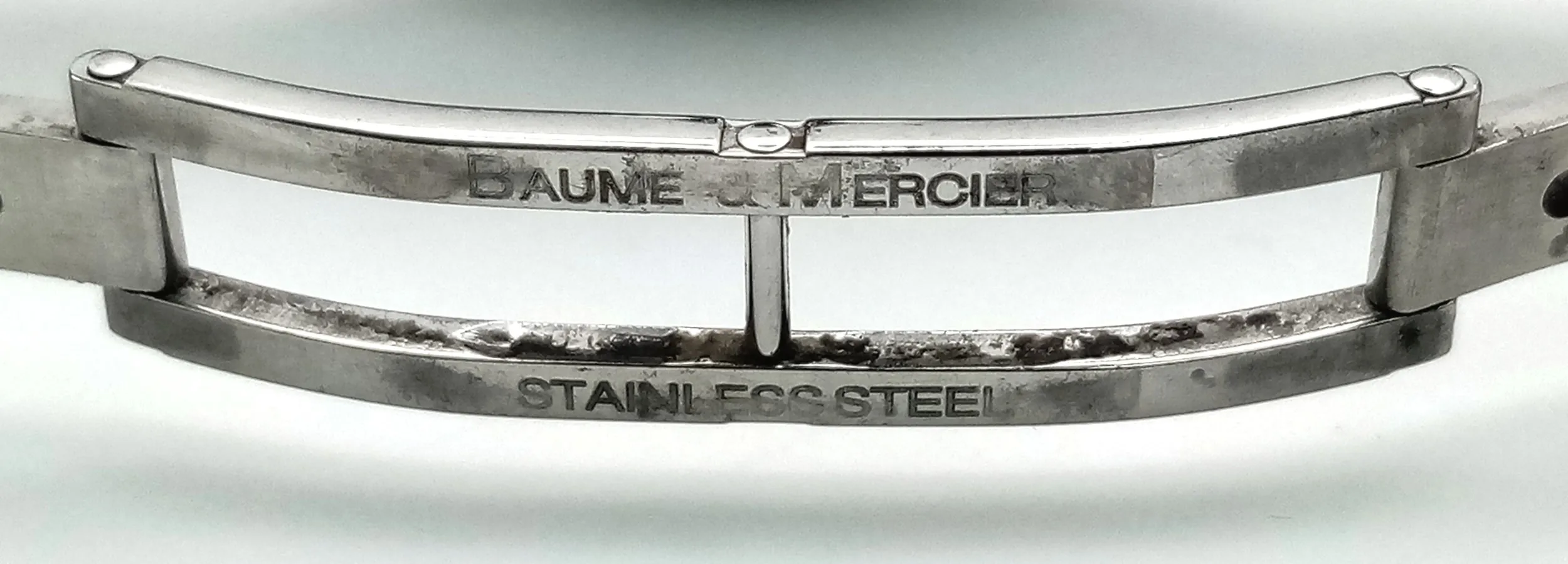 Baume & Mercier 30mm Stainless steel and Diamond 8