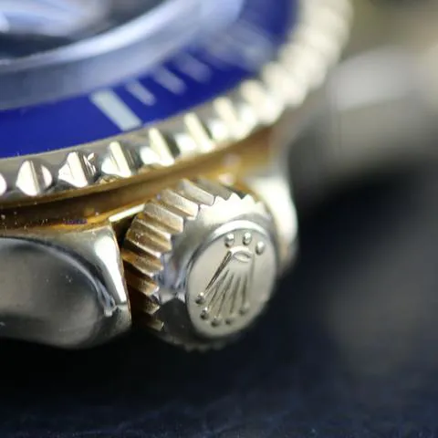 Rolex Submariner Date 1680 40mm Yellow gold Blue 6