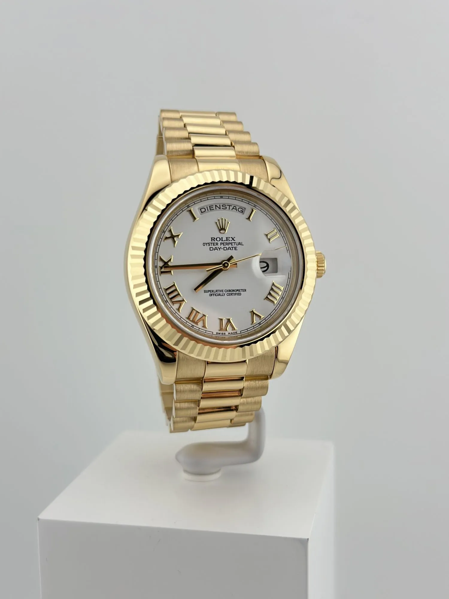 Rolex Day-Date 218238 41mm Yellow gold White