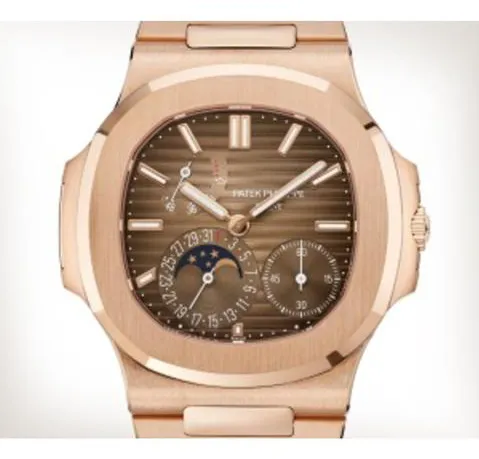 Patek Philippe Nautilus 5712/1R-001 40mm Rose gold Brown