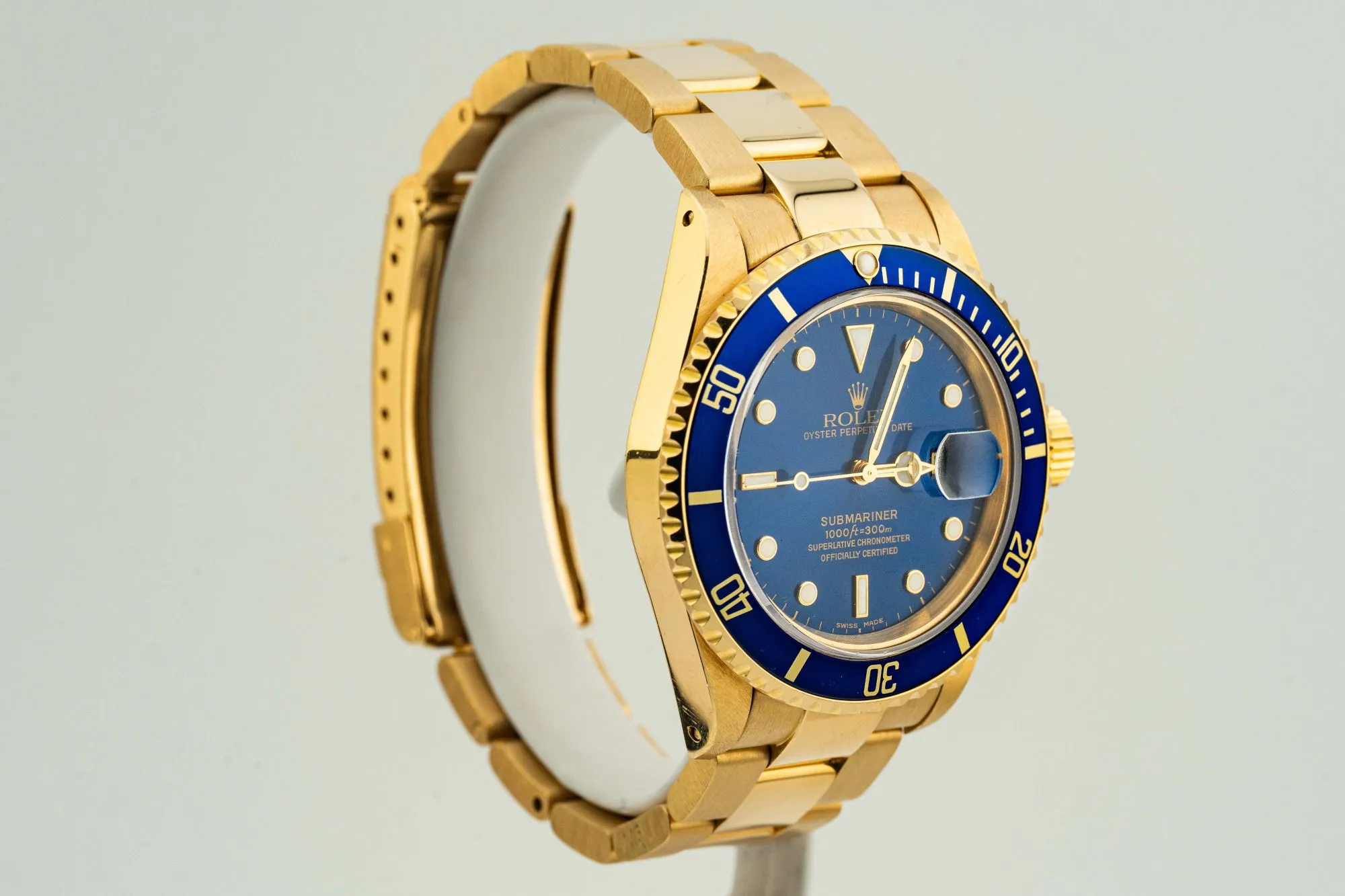 Rolex Submariner Date 16618 40mm Yellow gold Blue 1
