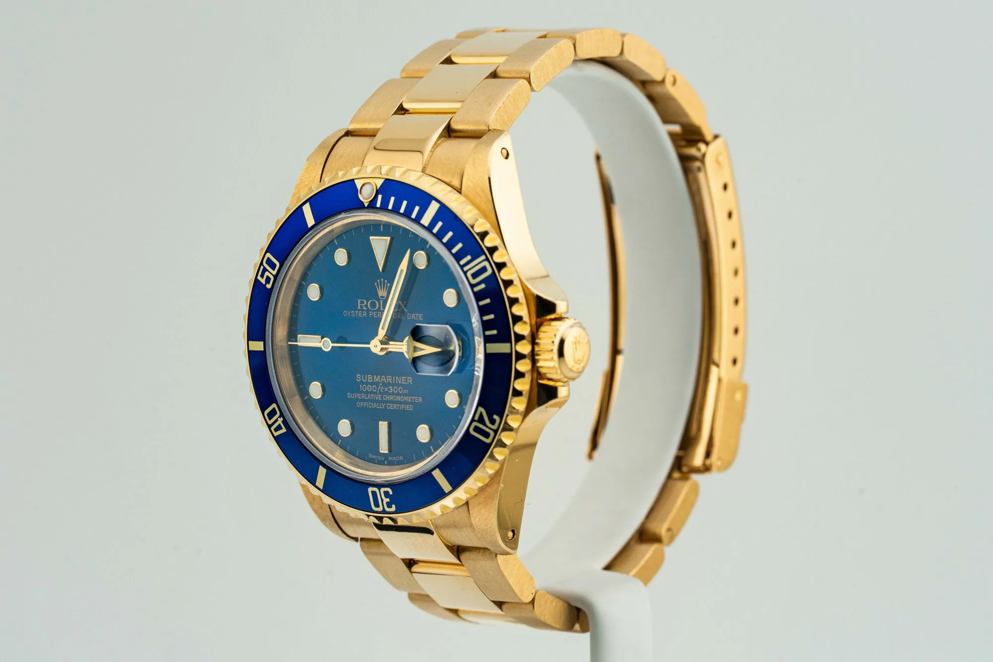 Rolex Submariner Date 16618 40mm Yellow gold Blue 2