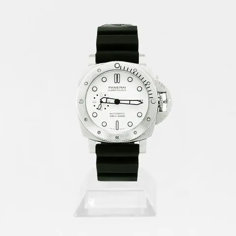 Panerai Submersible PAM02223 42mm Stainless steel White