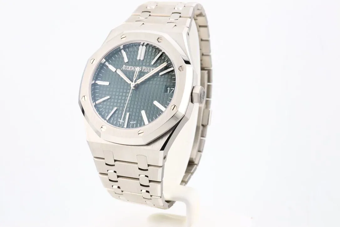 Audemars Piguet Royal Oak 15510ST.OO.1320ST.04 41mm Stainless steel Green 1