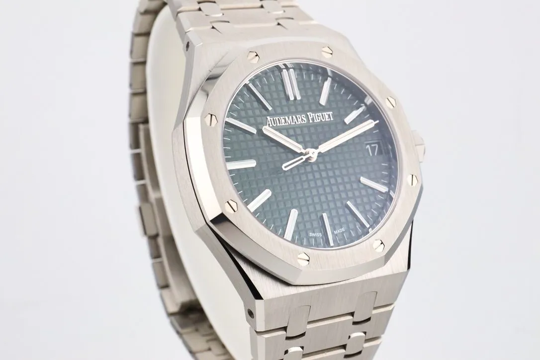 Audemars Piguet Royal Oak 15510ST.OO.1320ST.04 41mm Stainless steel Green 9