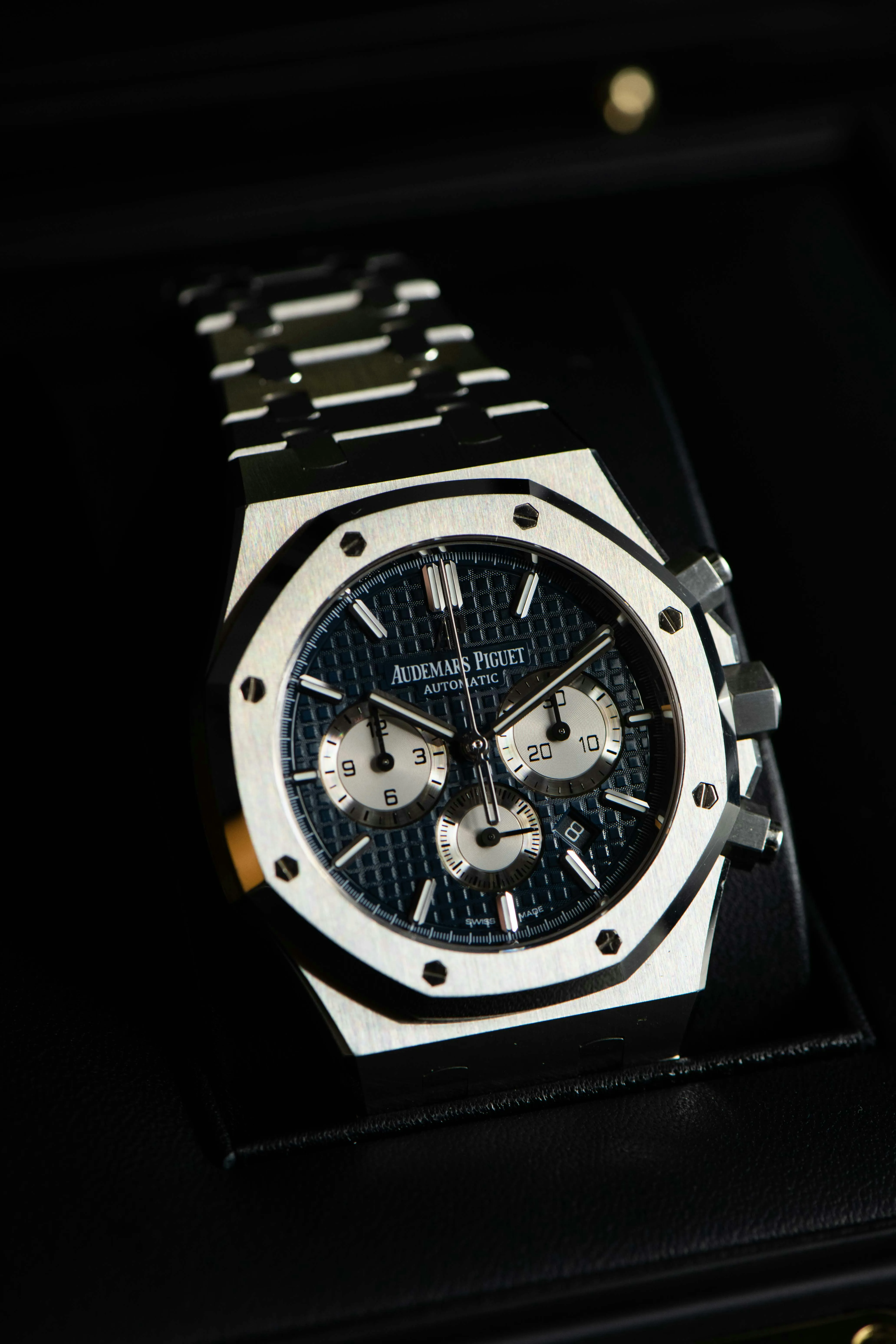 Audemars Piguet Royal Oak 26331ST.OO.1220ST.01 41mm Stainless steel Blue