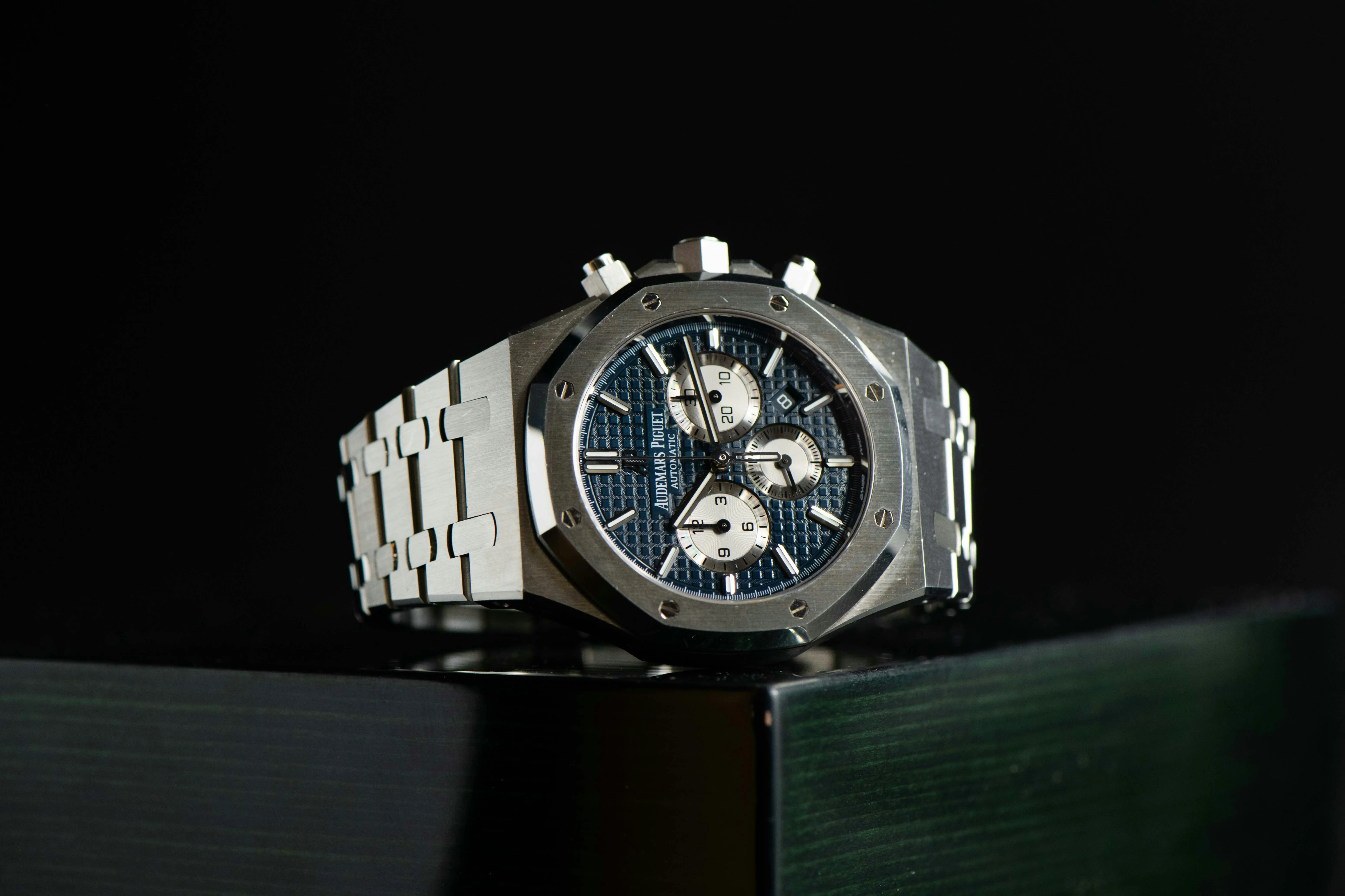 Audemars Piguet Royal Oak 26331ST.OO.1220ST.01 41mm Stainless steel Blue 10