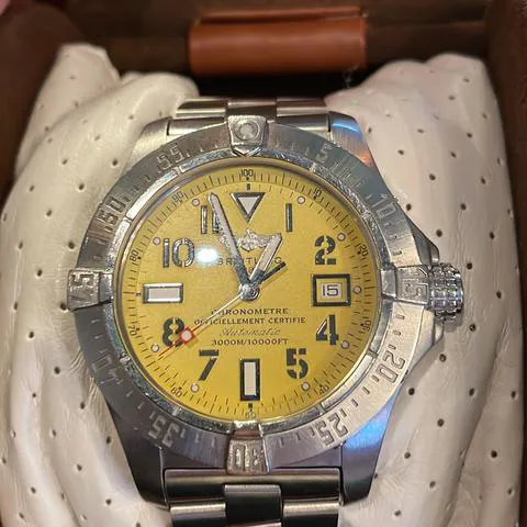 Breitling Avenger A17330 45mm Stainless steel Yellow 1