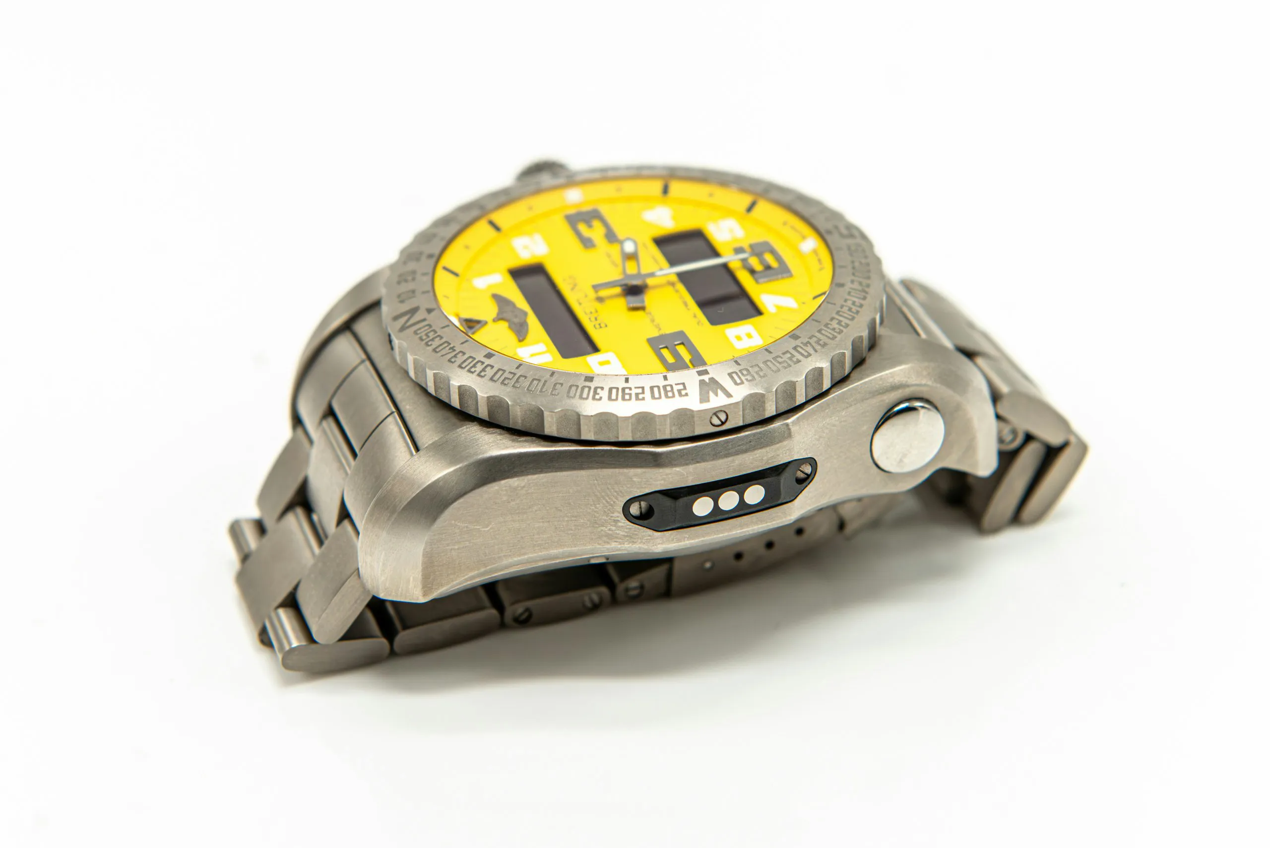 Breitling Emergency E76325 51mm Titanium Yellow 10