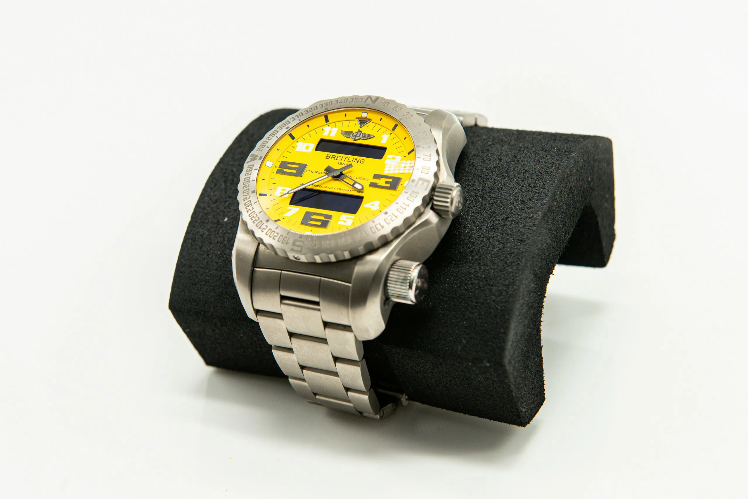 Breitling Emergency E76325 51mm Titanium Yellow 20