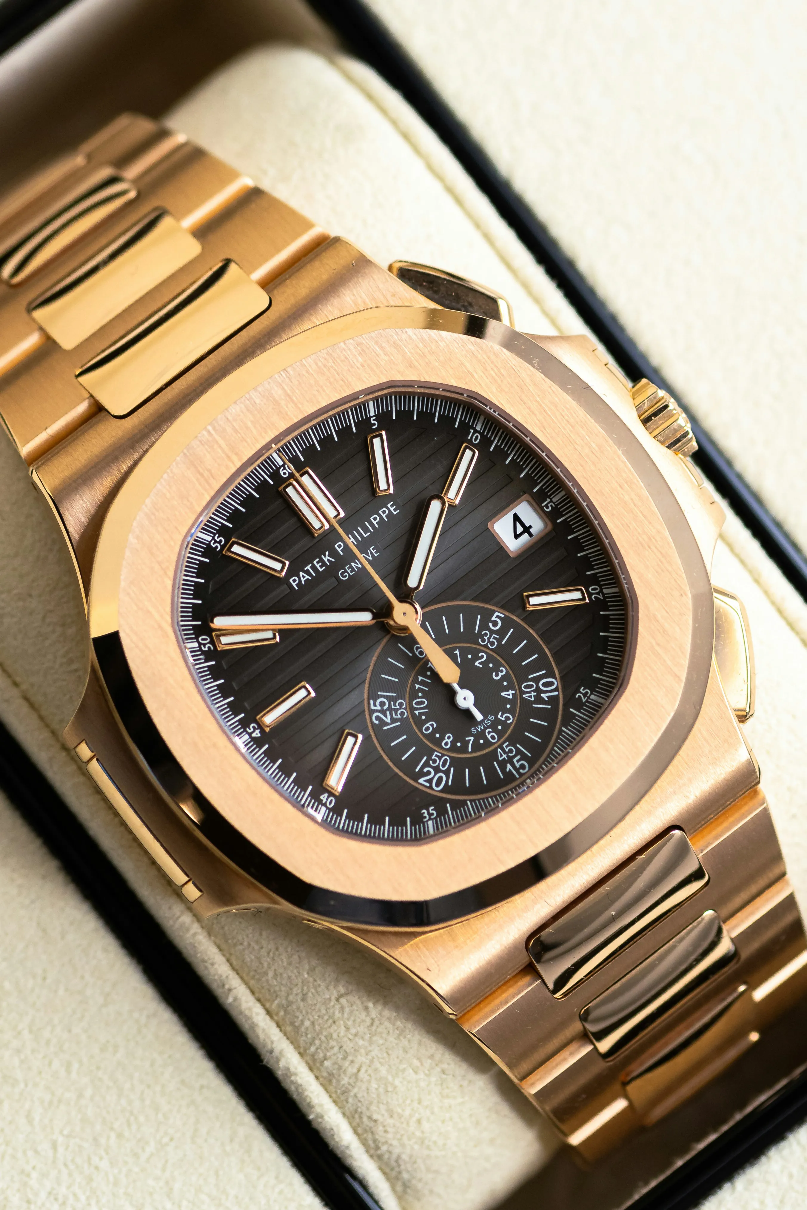 Patek Philippe Nautilus 5980/1R-001 40.5mm Rose gold Black 10