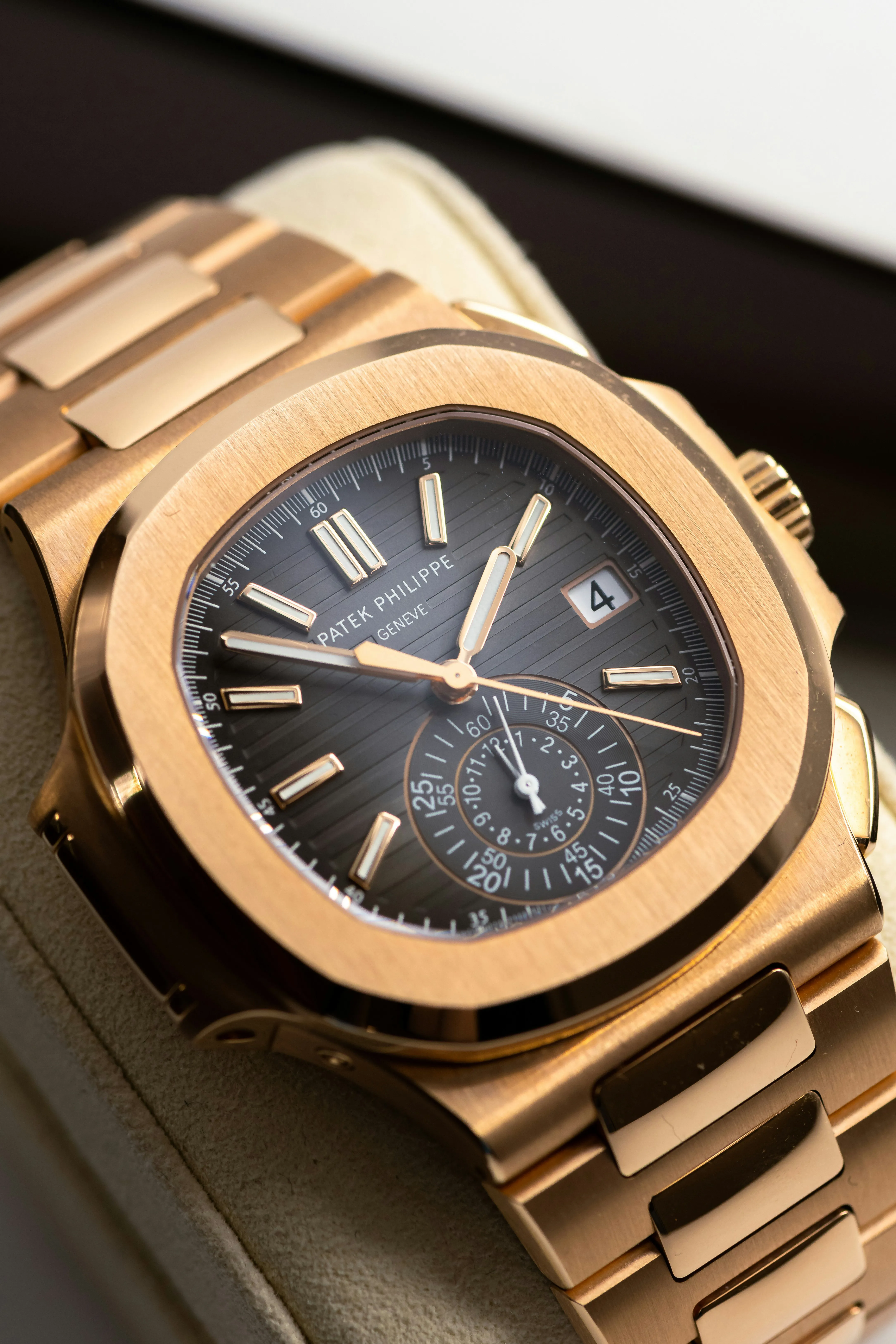 Patek Philippe Nautilus 5980/1R-001 40.5mm Rose gold Black 11