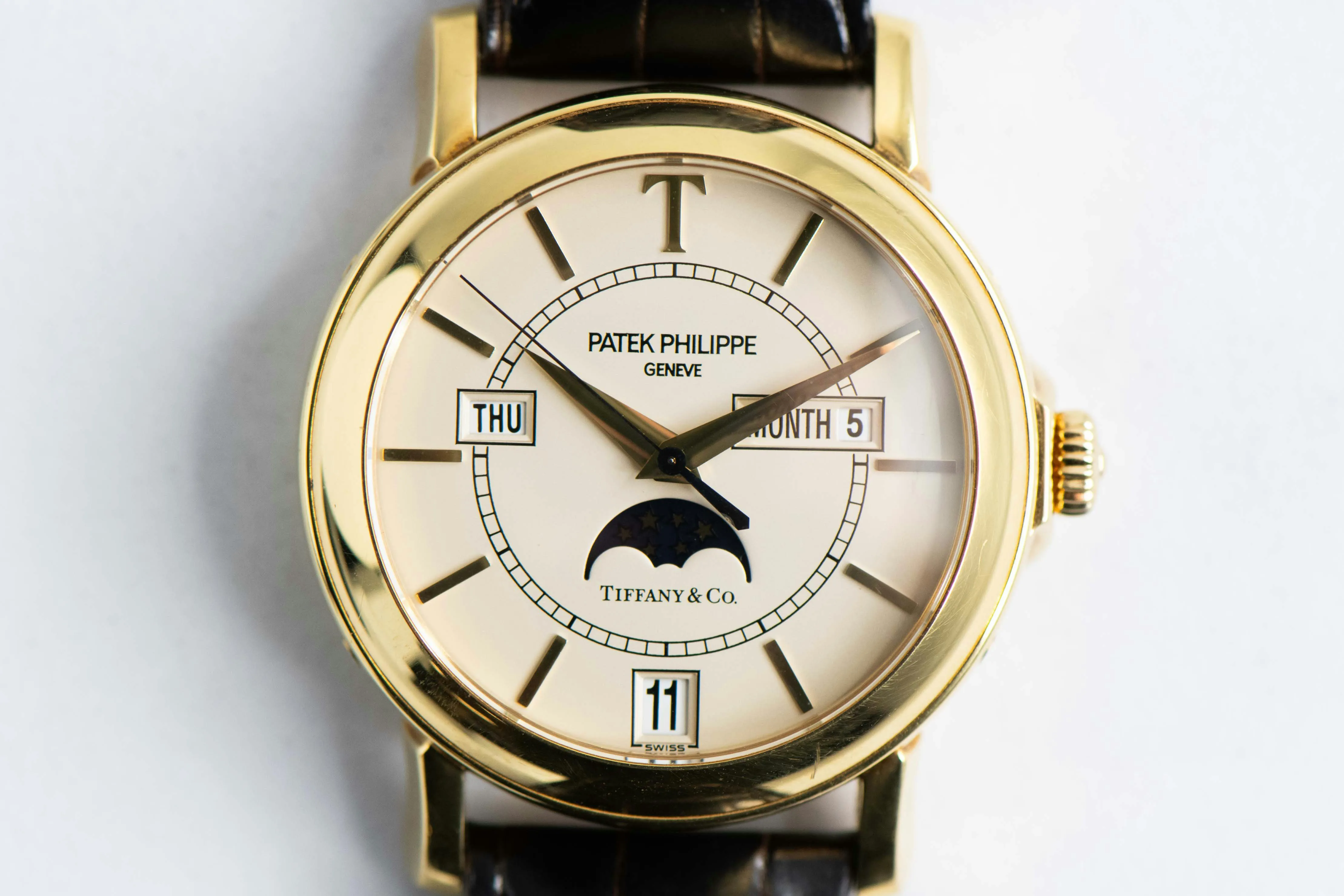 Patek Philippe Annual Calendar 5150J 36mm Yellow gold White