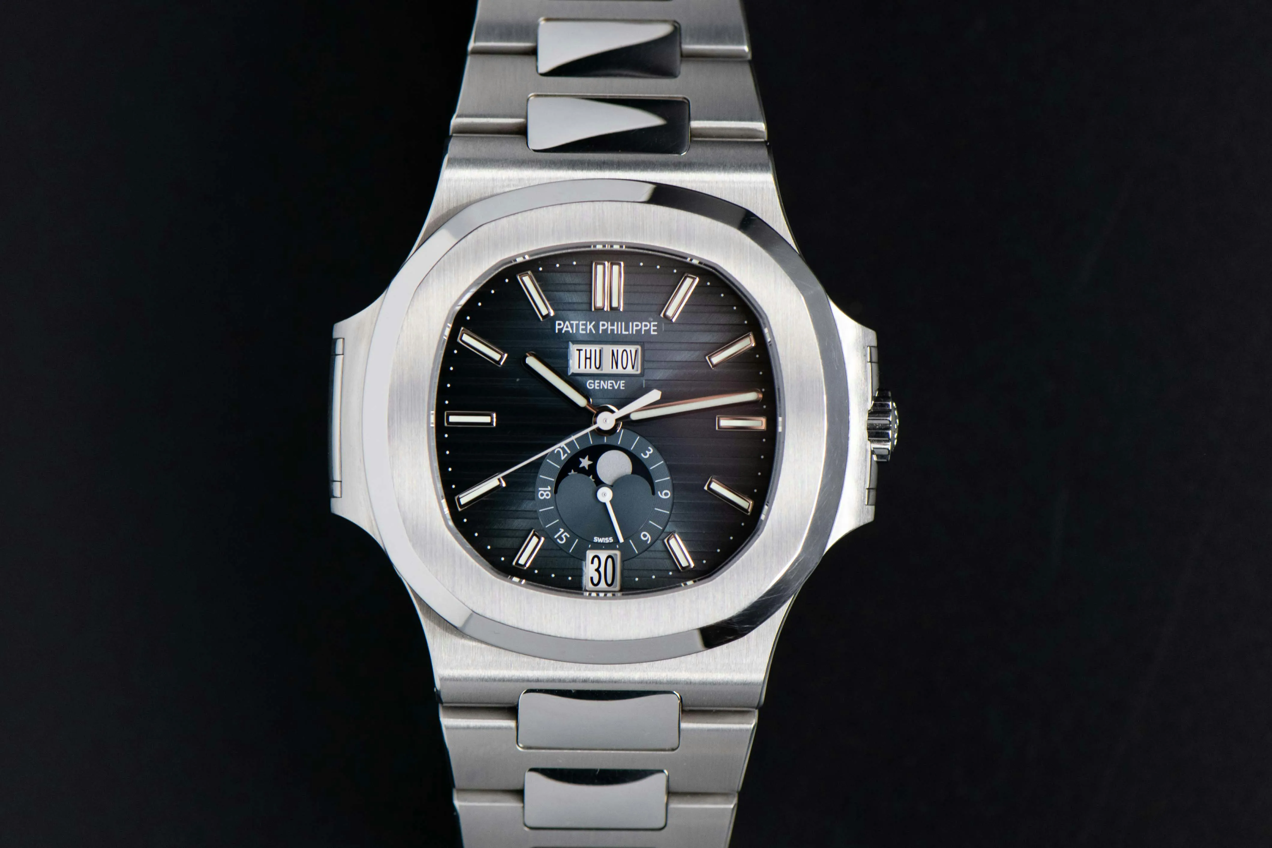 Patek Philippe Nautilus 5726/1A-014 40.5mm Stainless steel Blue 3