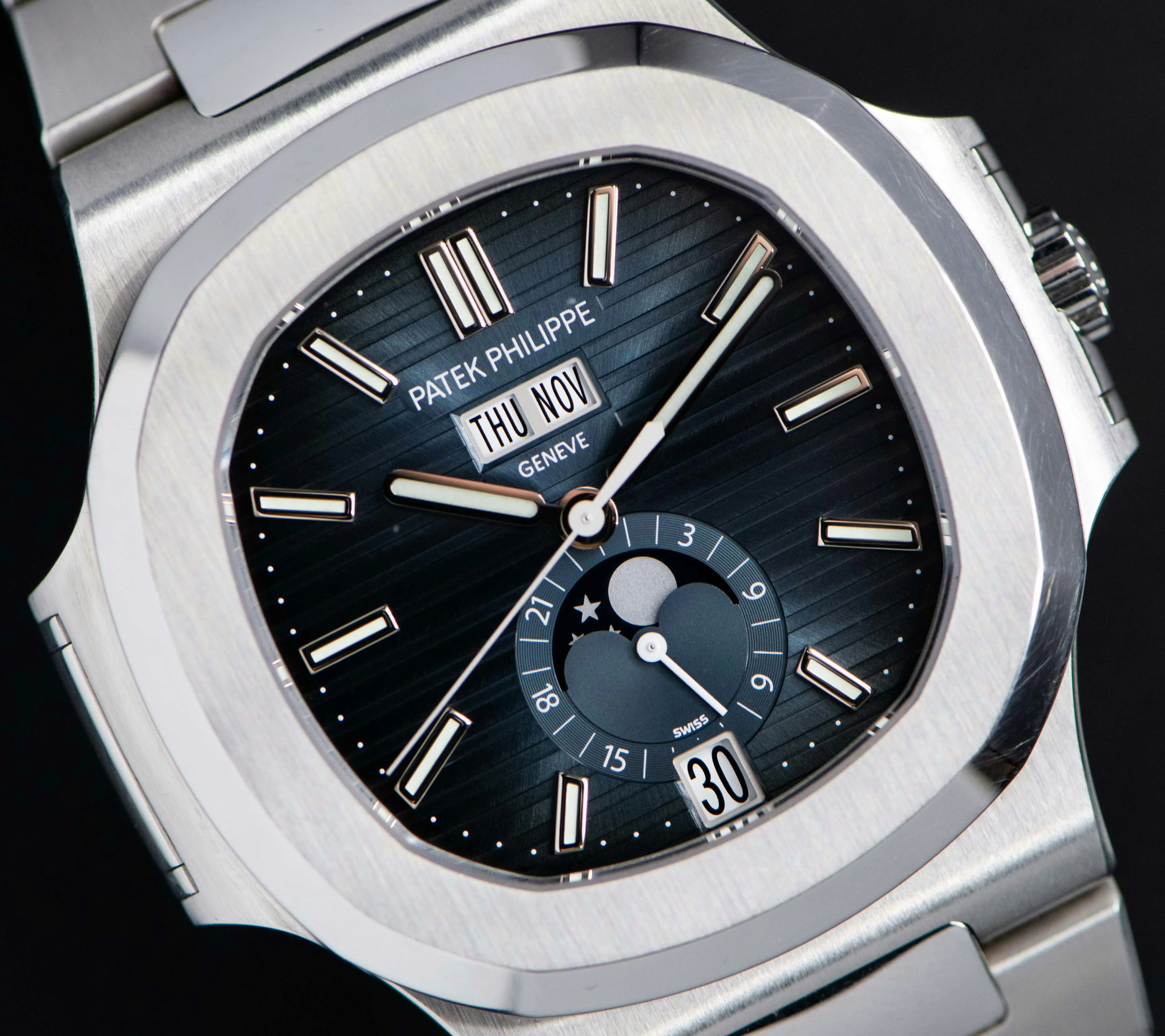 Patek Philippe Nautilus 5726/1A-014 40.5mm Stainless steel Blue 8