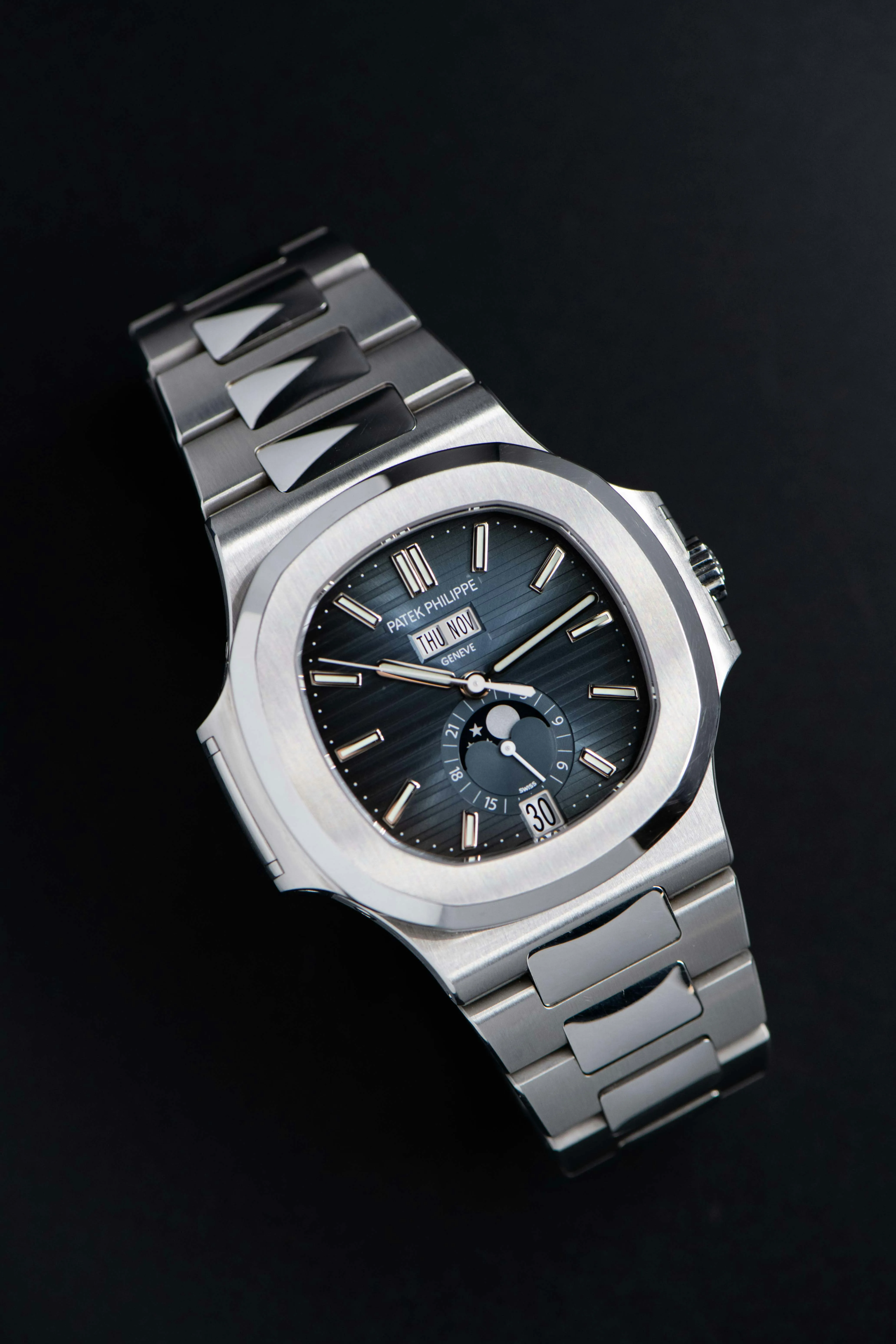 Patek Philippe Nautilus 5726/1A-014 40.5mm Stainless steel Blue 9