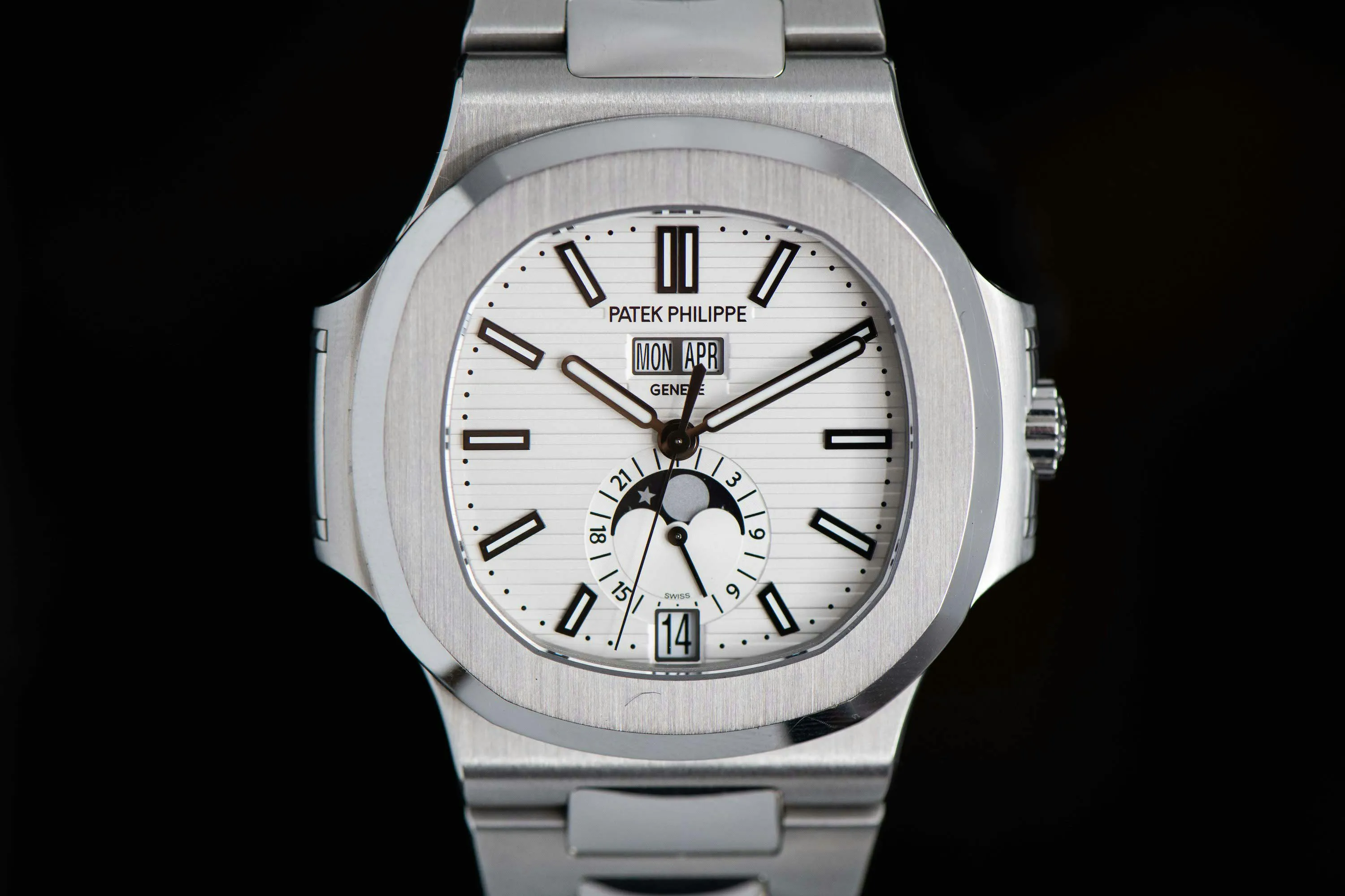 Patek Philippe Nautilus 5726/1A 40.5mm Stainless steel White 3