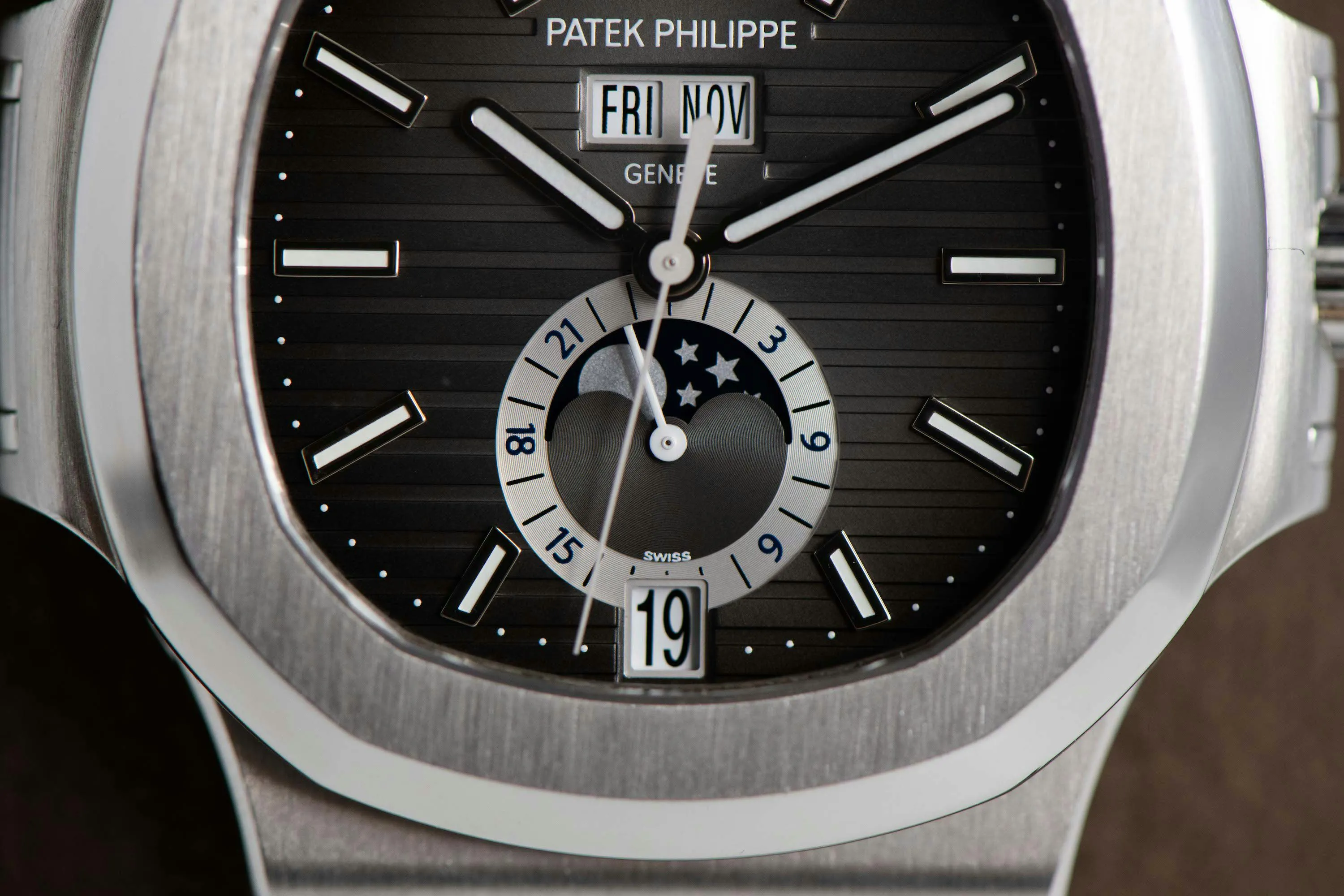 Patek Philippe Nautilus 5726/1A 40.5mm Stainless steel Grey 3