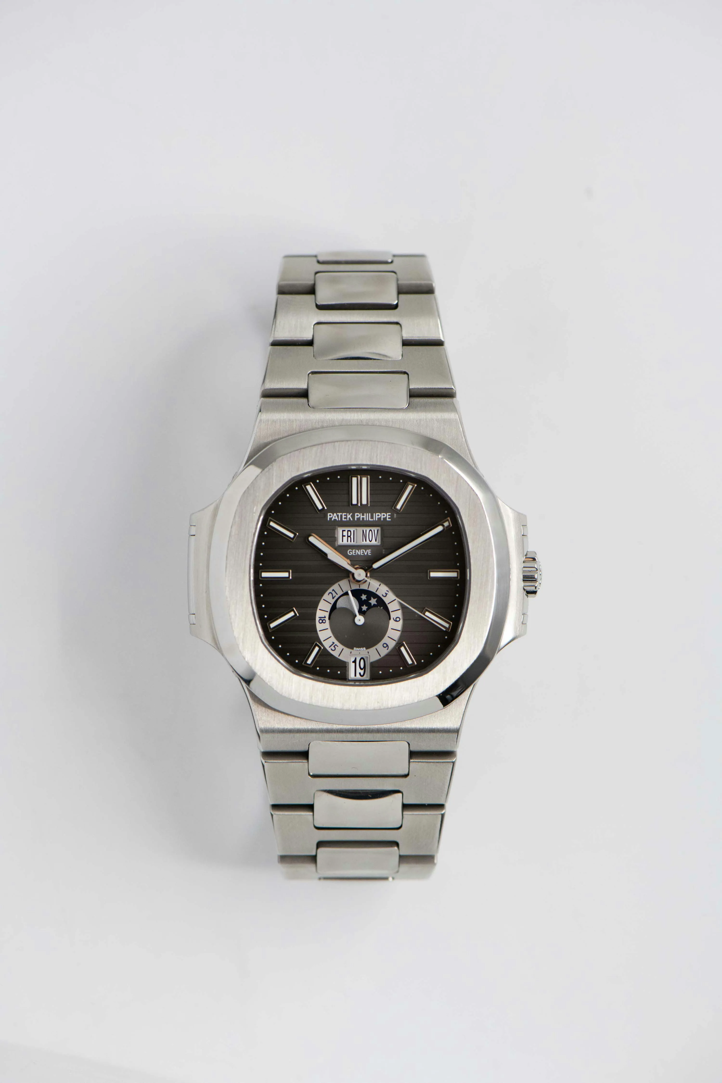 Patek Philippe Nautilus 5726/1A 40.5mm Stainless steel Grey 6