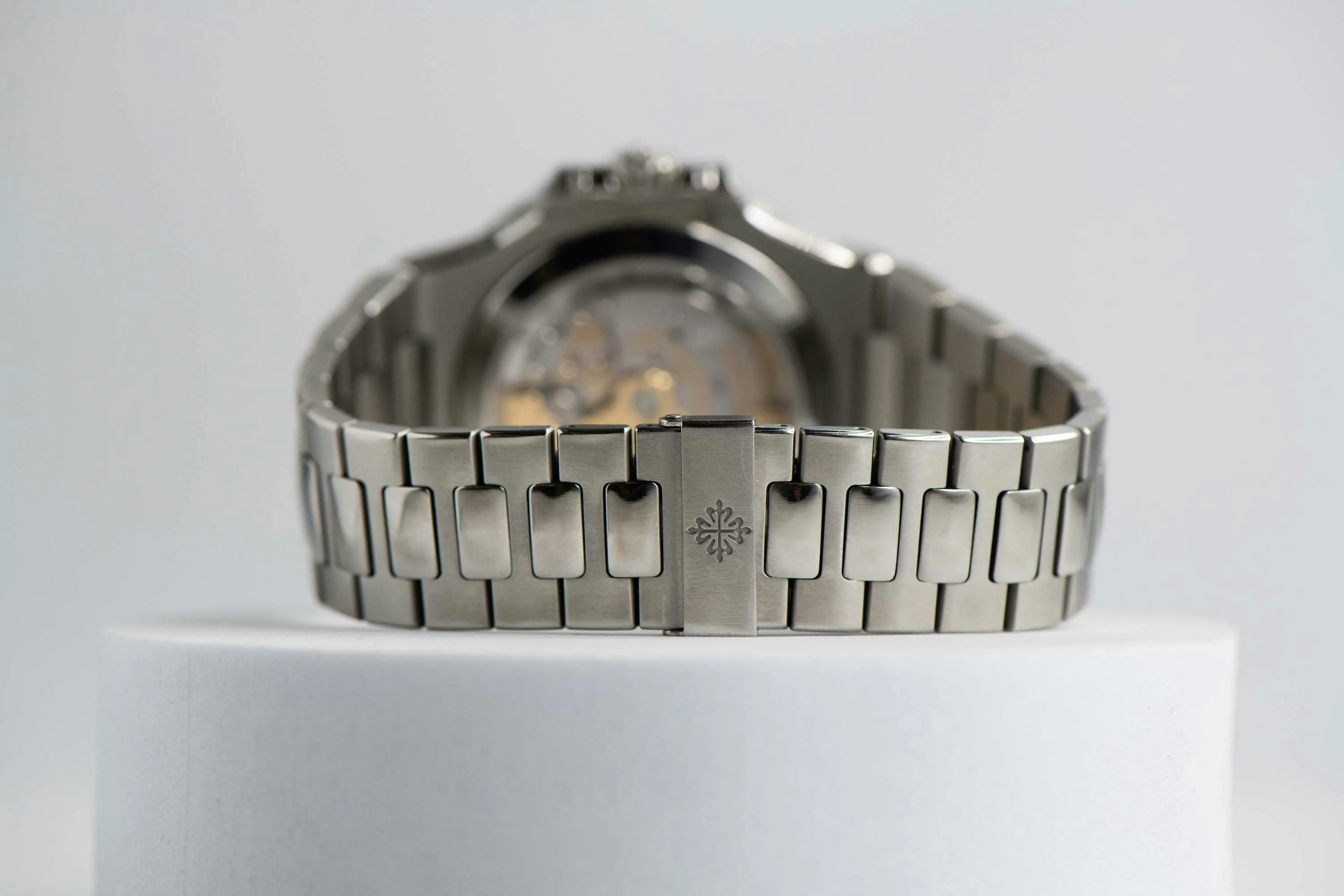 Patek Philippe Nautilus 5726/1A 40.5mm Stainless steel Grey 15