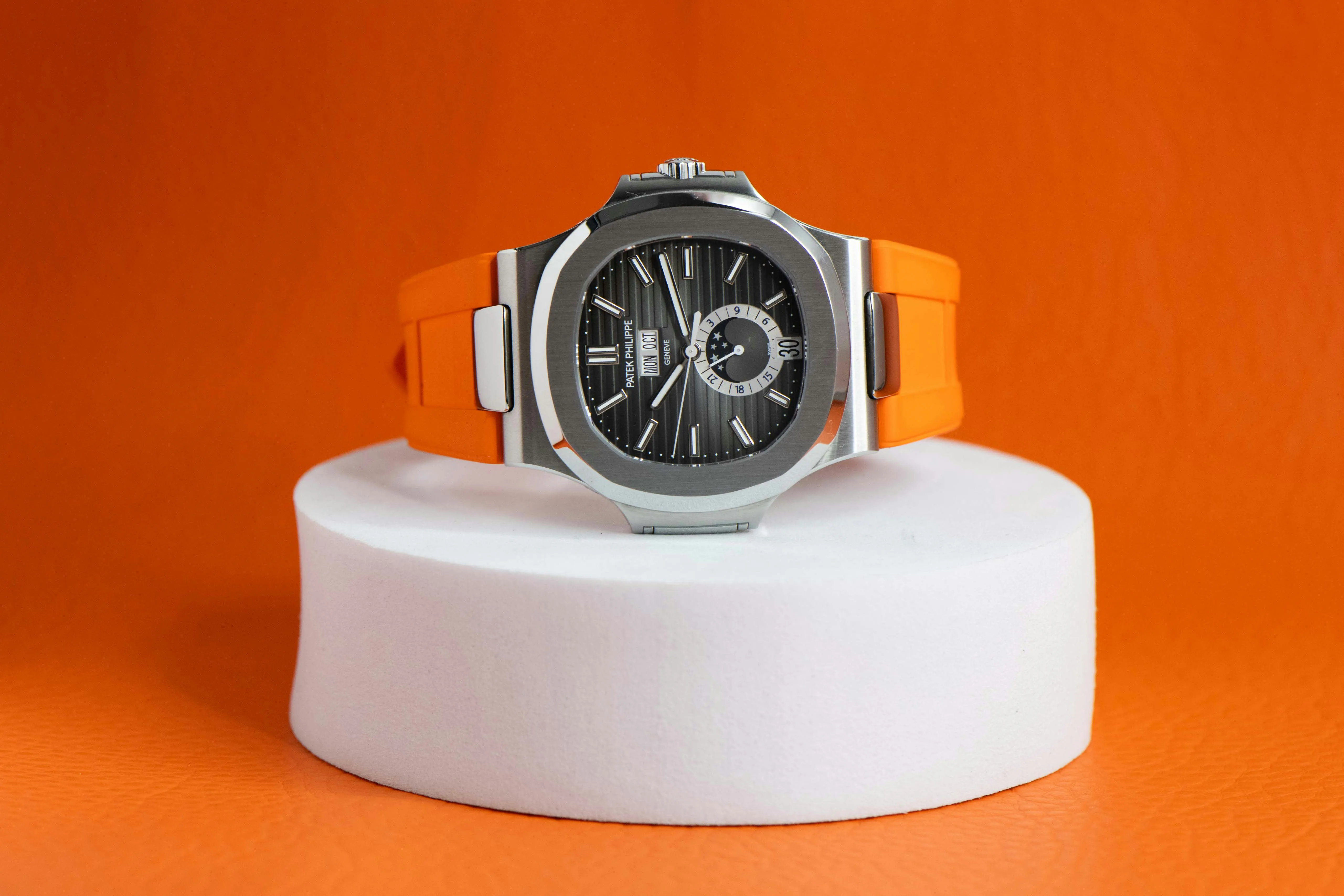 Patek Philippe Nautilus 5726A 40.5mm Stainless steel Grey 1