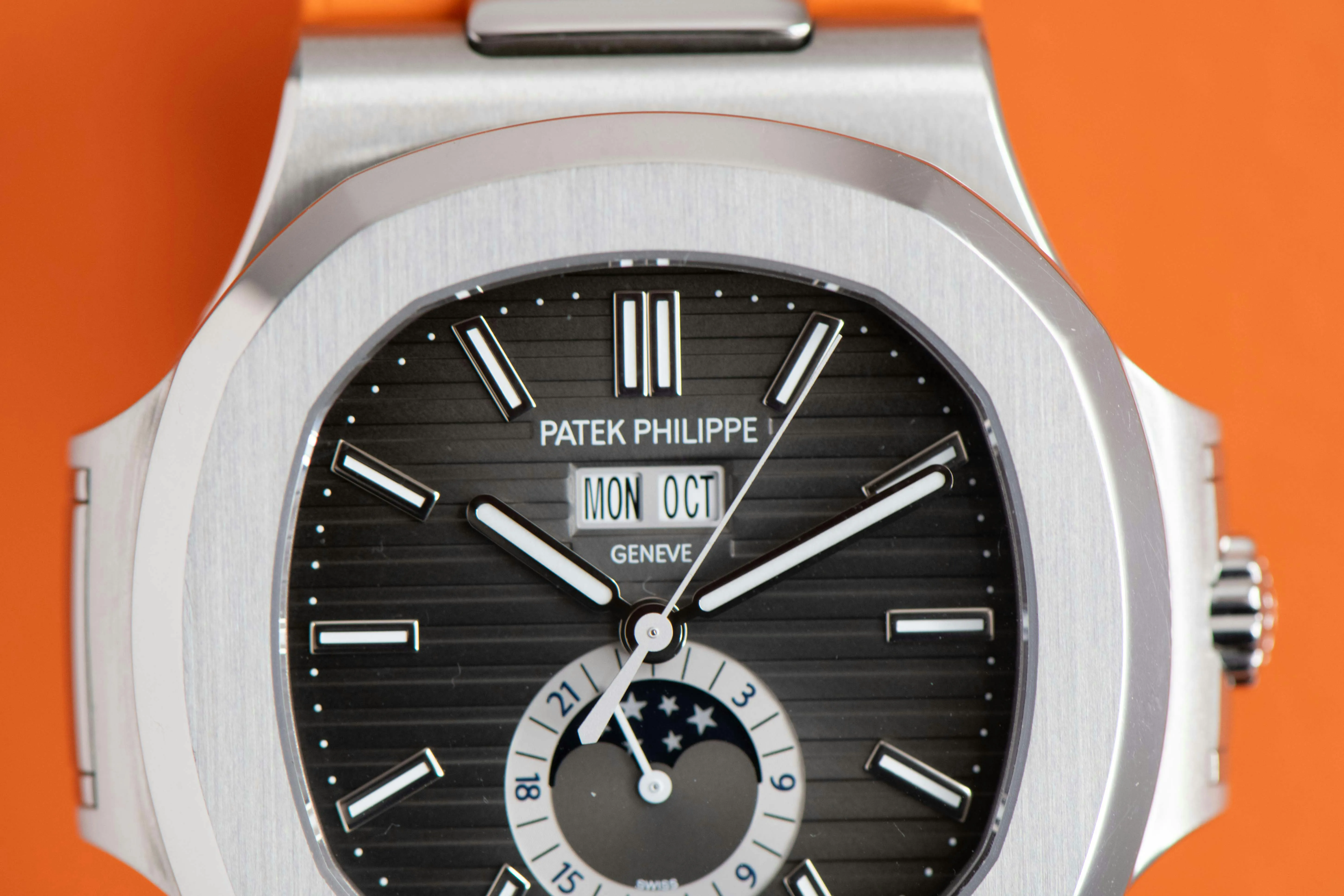 Patek Philippe Nautilus 5726A 40.5mm Stainless steel Grey 4