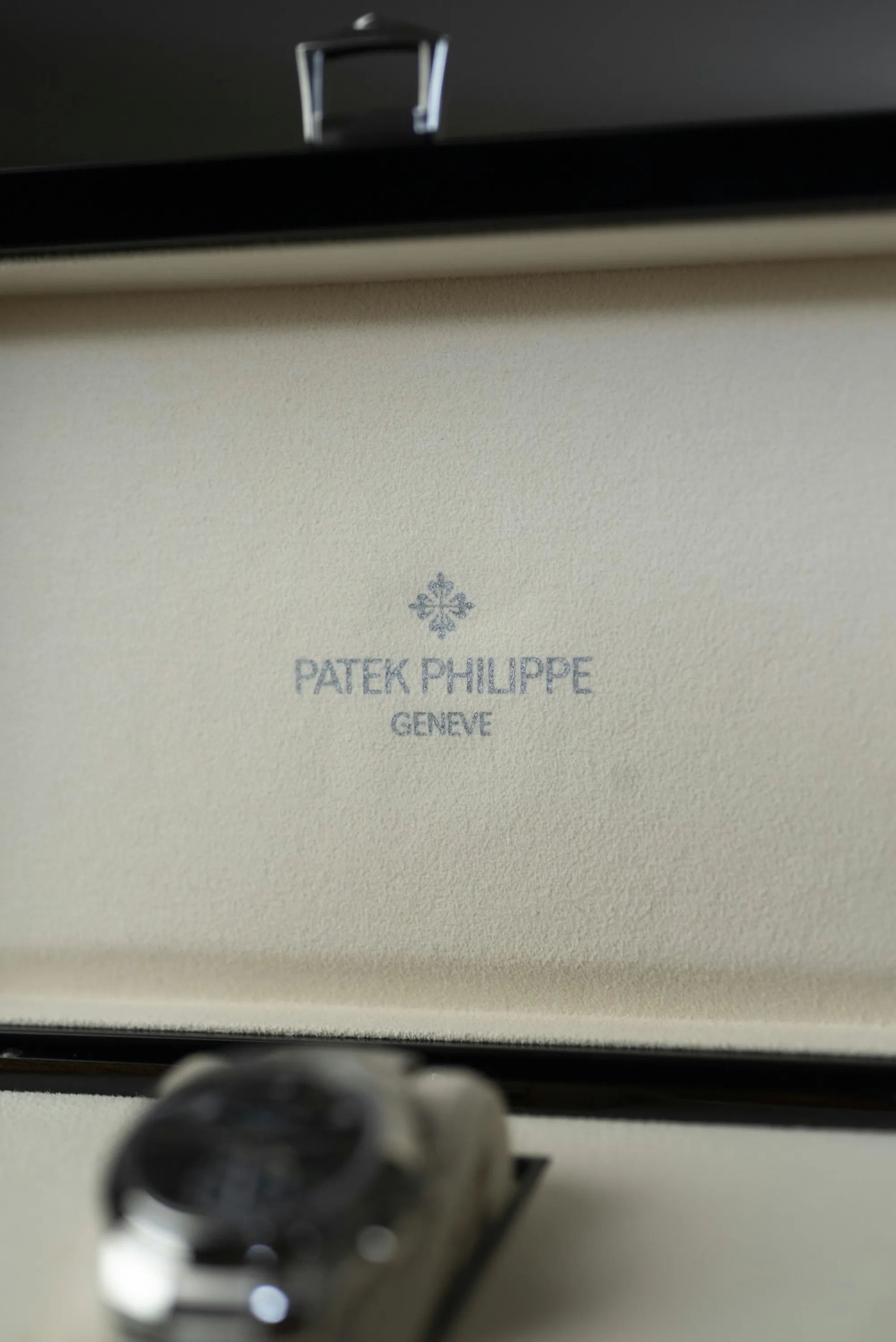 Patek Philippe Annual Calendar Chronograph 5905/1A-001 42mm Stainless steel Green 14