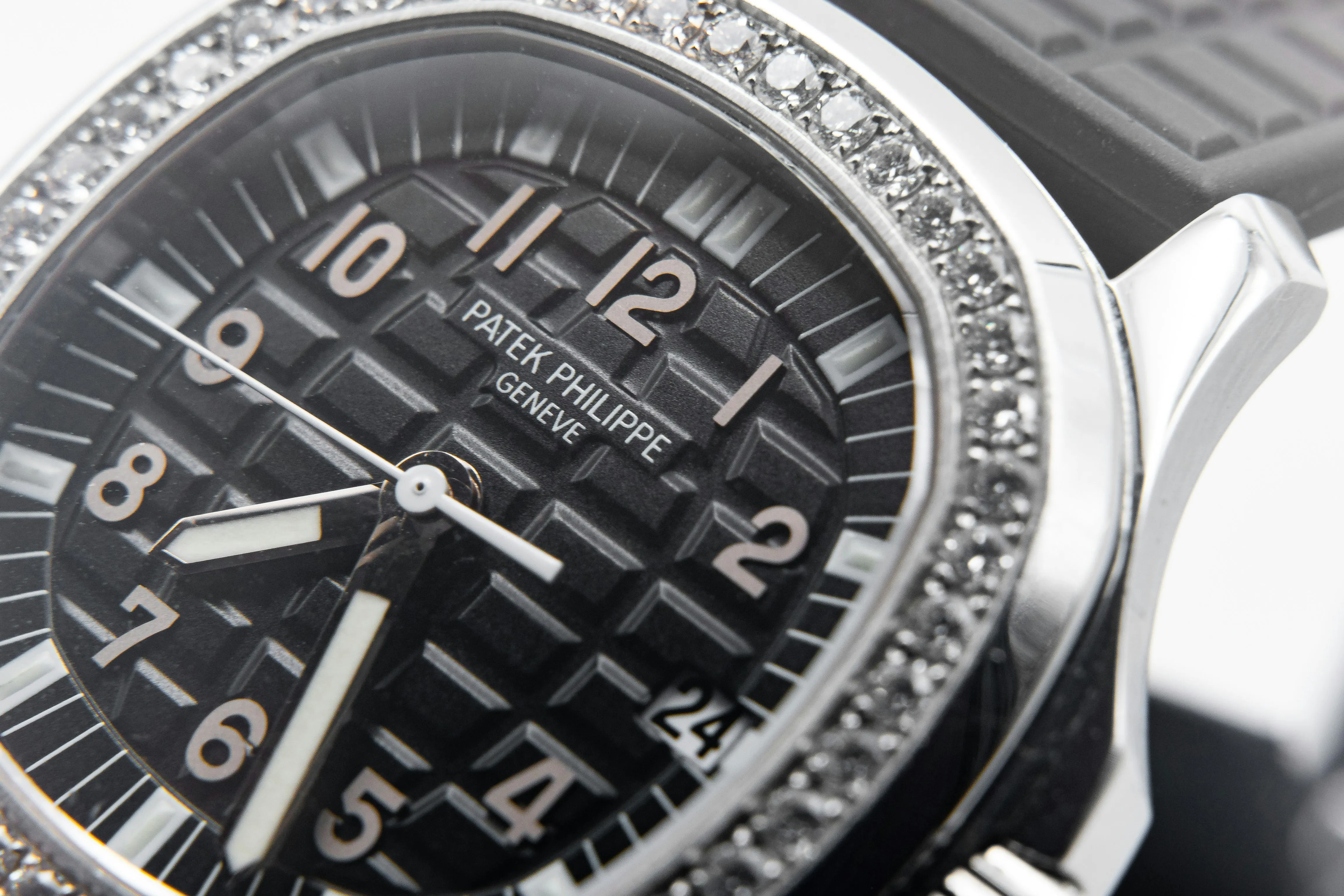 Patek Philippe Aquanaut 5067A-001 34mm Stainless steel and Diamond Black 6