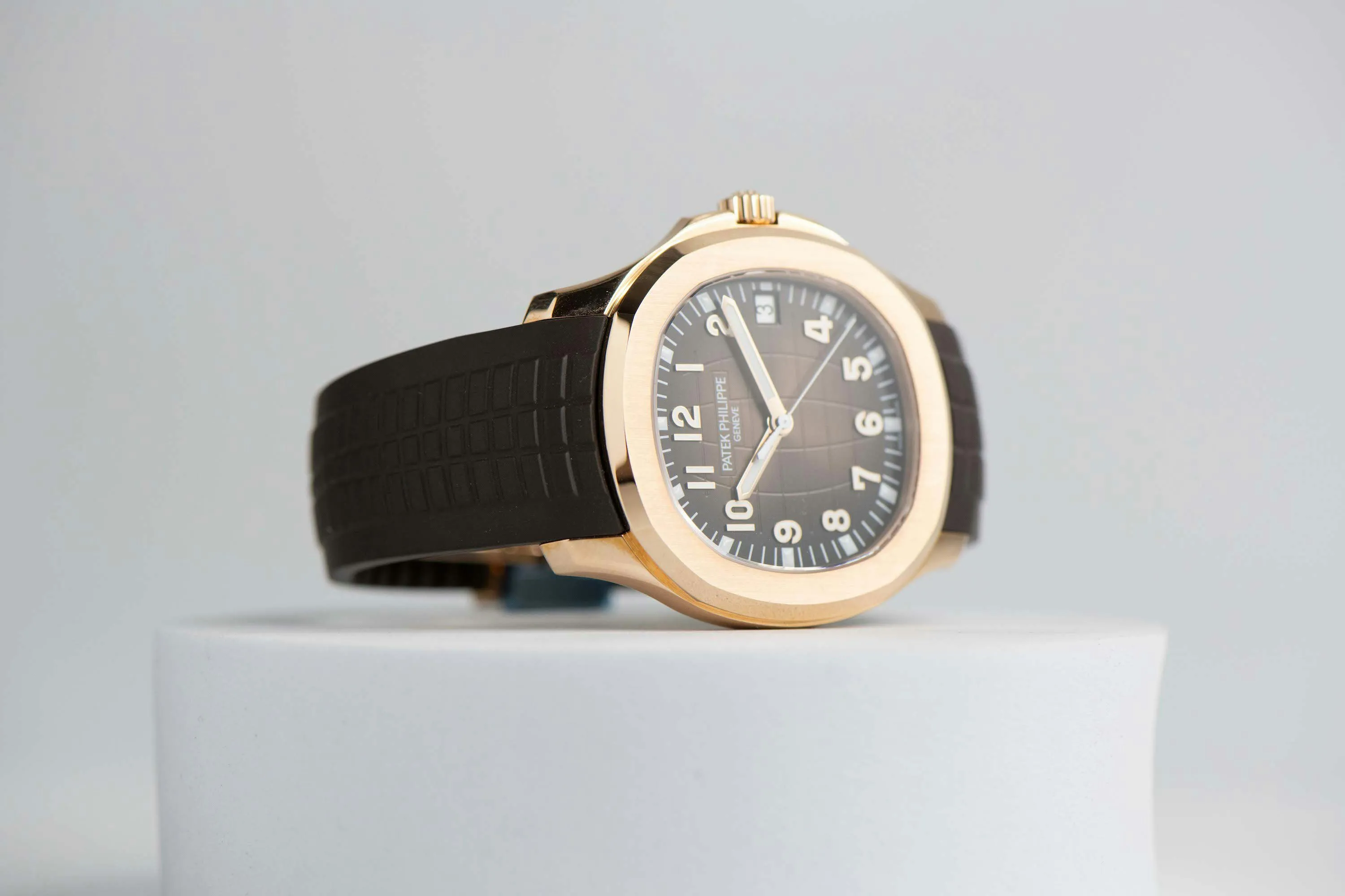 Patek Philippe Aquanaut 5167R 40.8mm Rose gold Brown 16