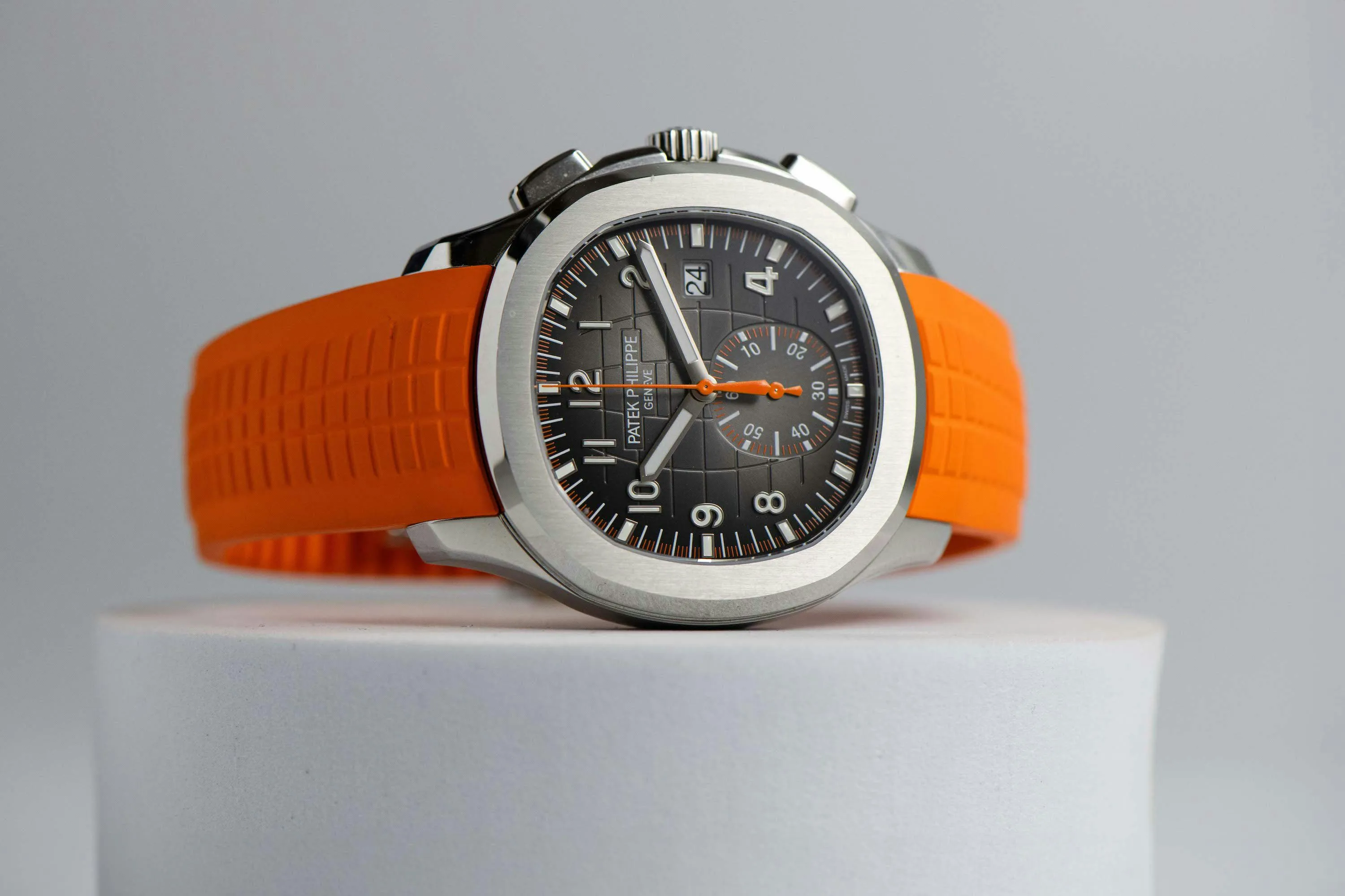 Patek Philippe Aquanaut 5968A 42.2mm Stainless steel Grey 1