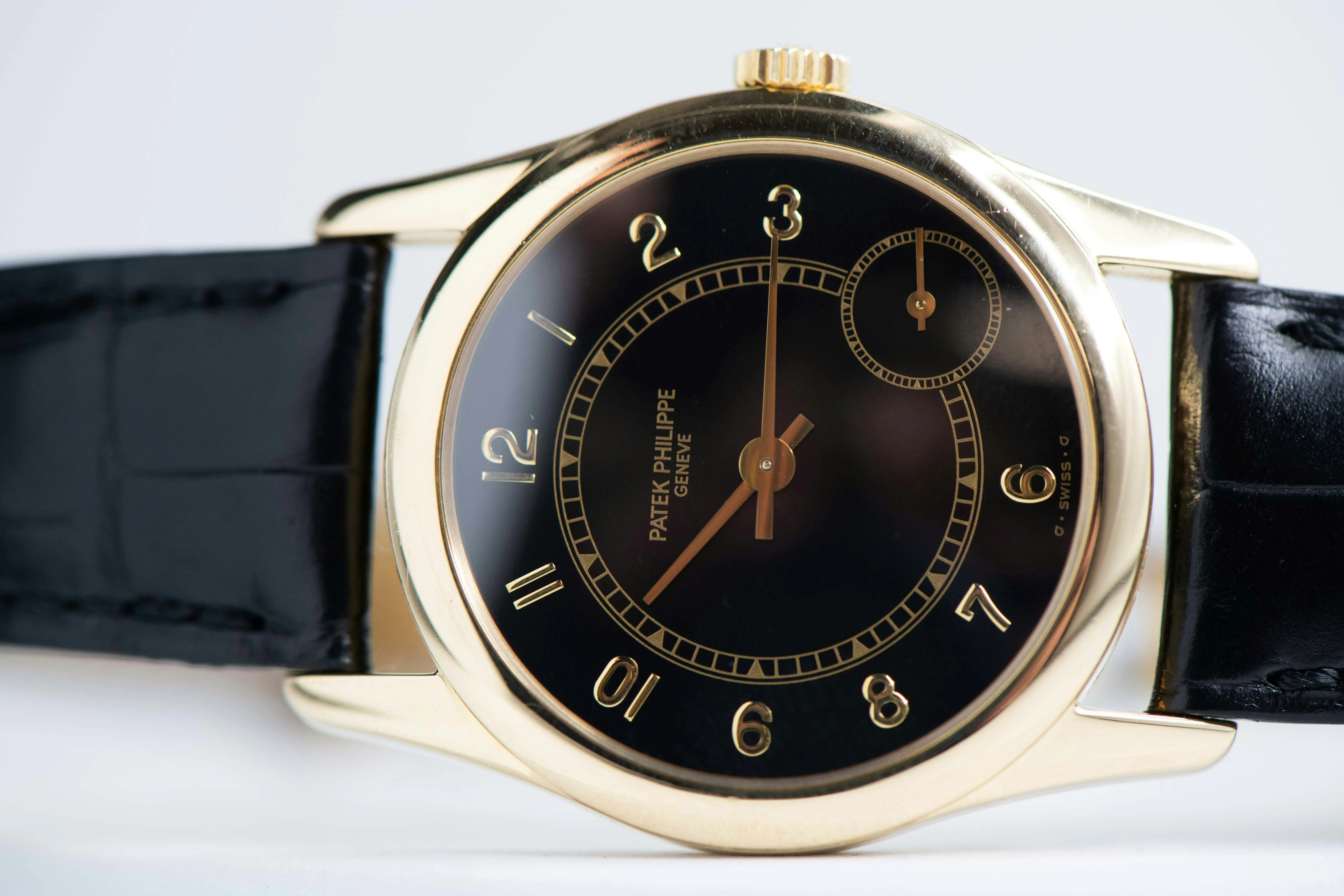 Patek Philippe Calatrava 5000j 33mm Yellow gold Black 6