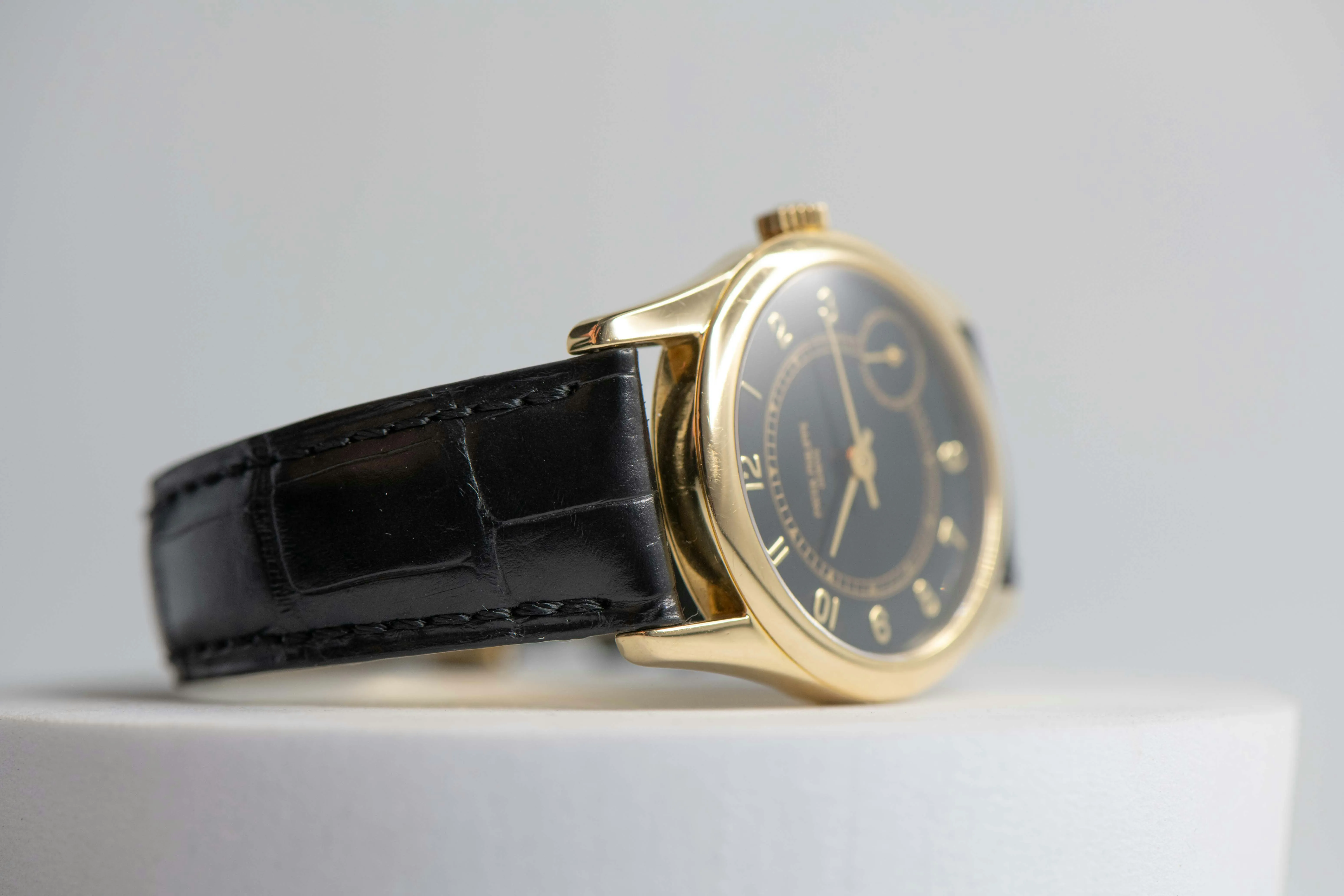 Patek Philippe Calatrava 5000j 33mm Yellow gold Black 14