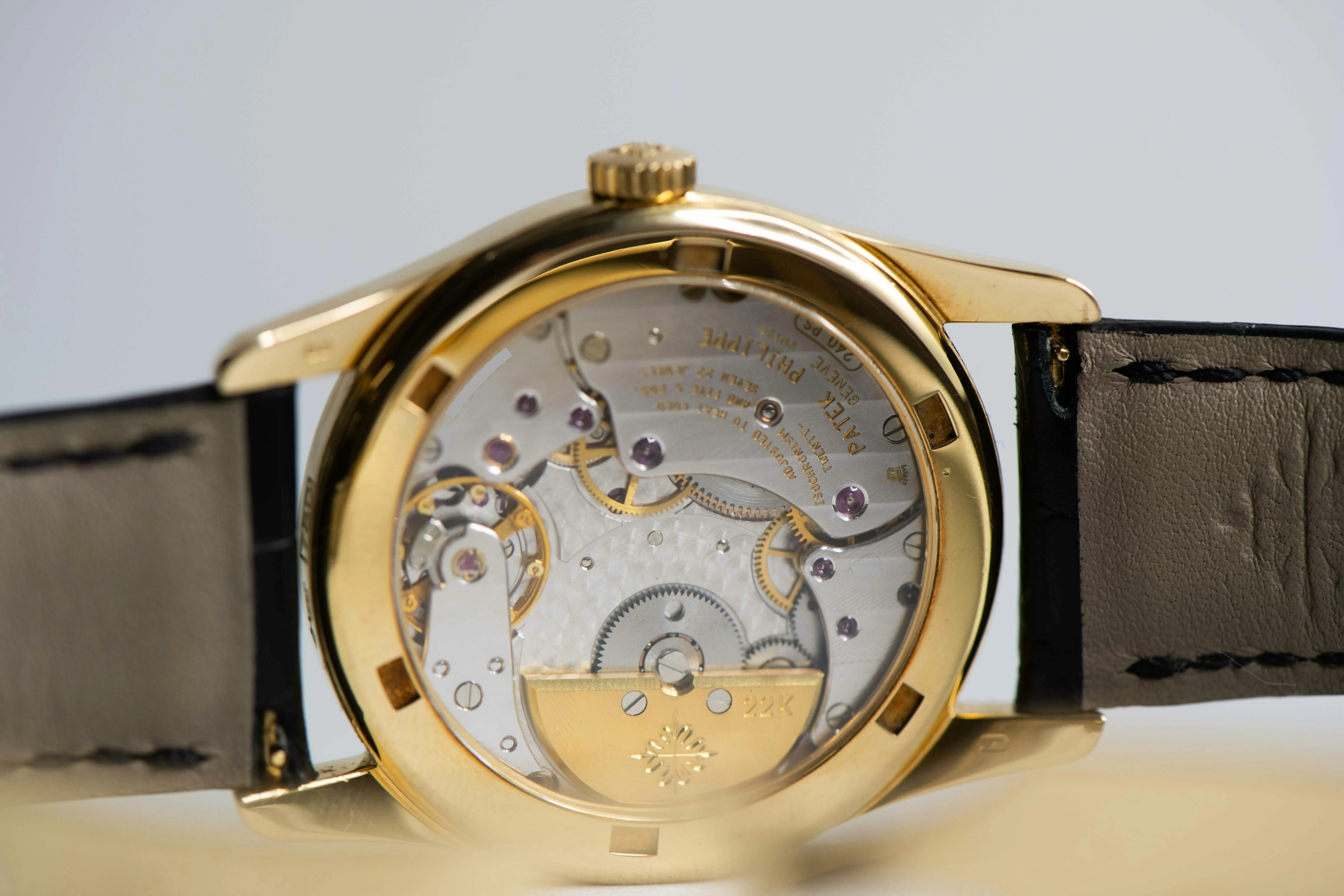 Patek Philippe Calatrava 5000j 33mm Yellow gold Black 17